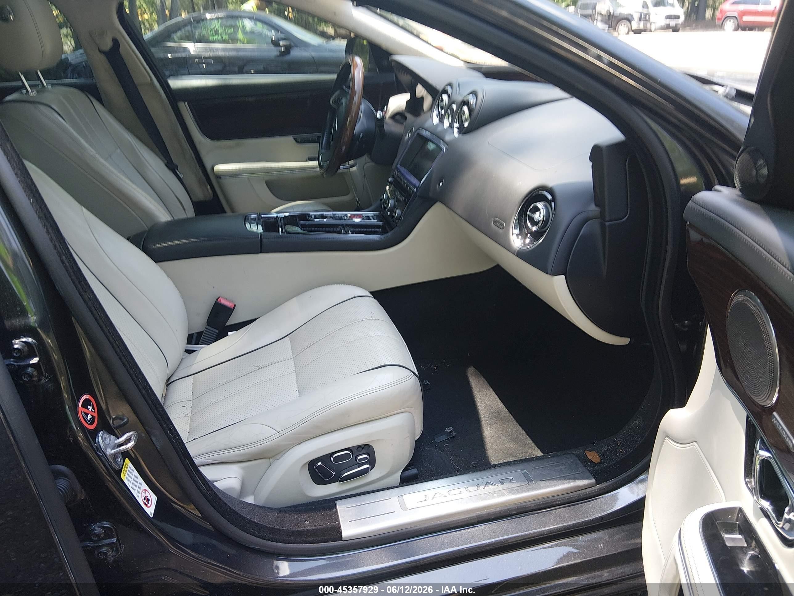 2014 Jaguar Xj Xjl Portfolio Серый vin: SAJWA2GZ3E8V60970