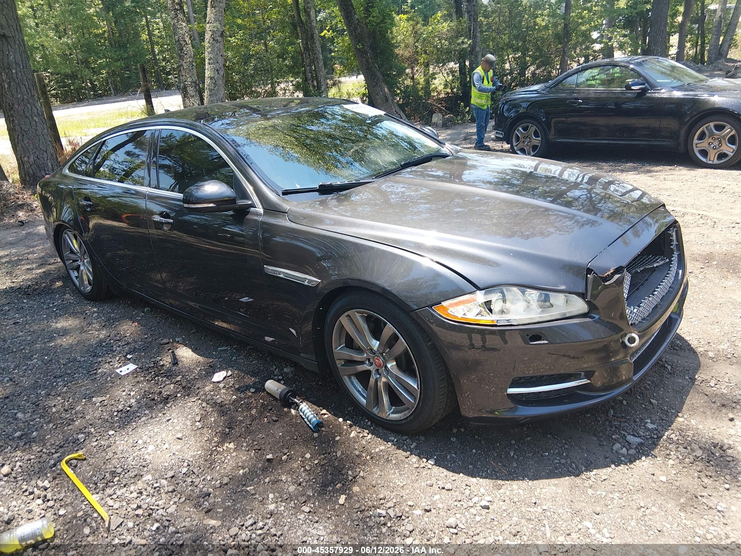 2014 Jaguar Xj Xjl Portfolio Серый vin: SAJWA2GZ3E8V60970