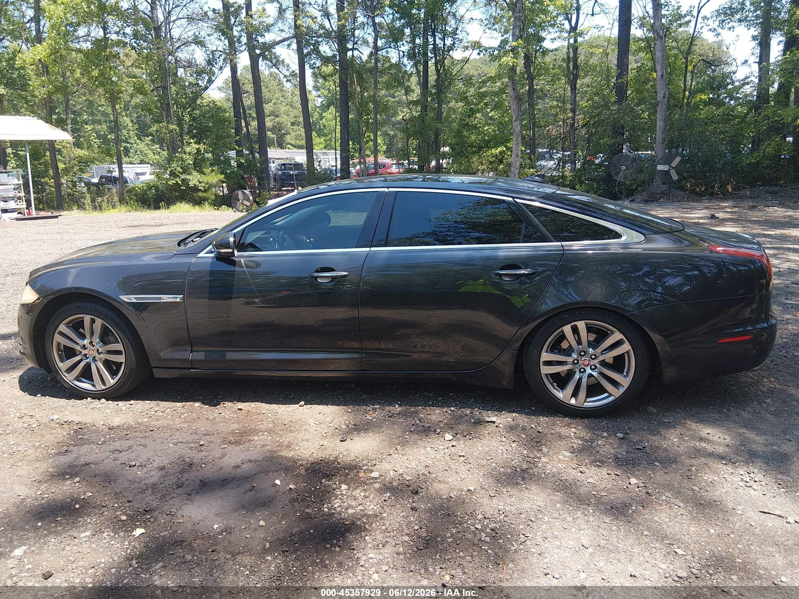 2014 Jaguar Xj Xjl Portfolio Серый vin: SAJWA2GZ3E8V60970