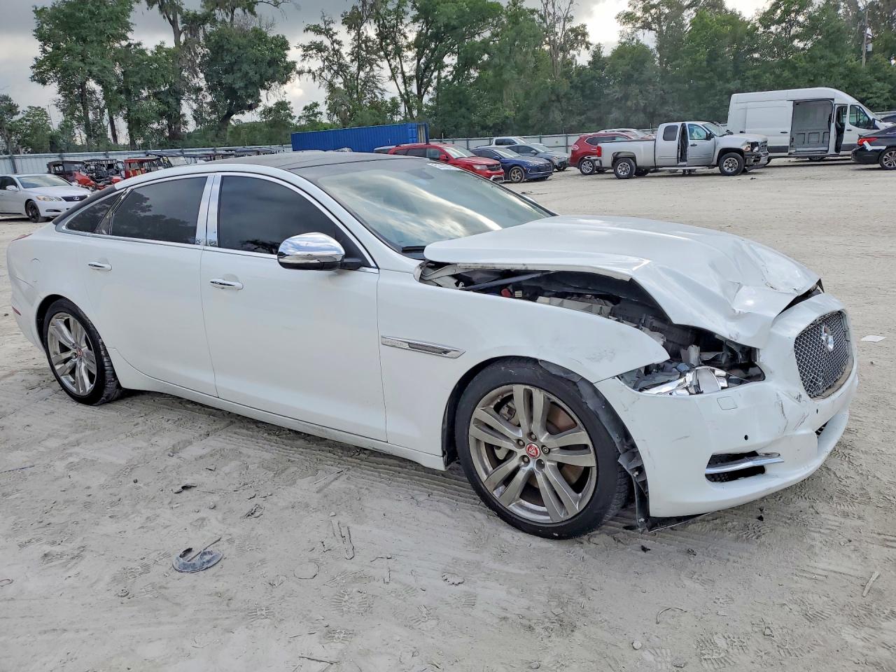 2014 Jaguar Xjl Portfolio White vin: SAJWA2GZ3E8V73587
