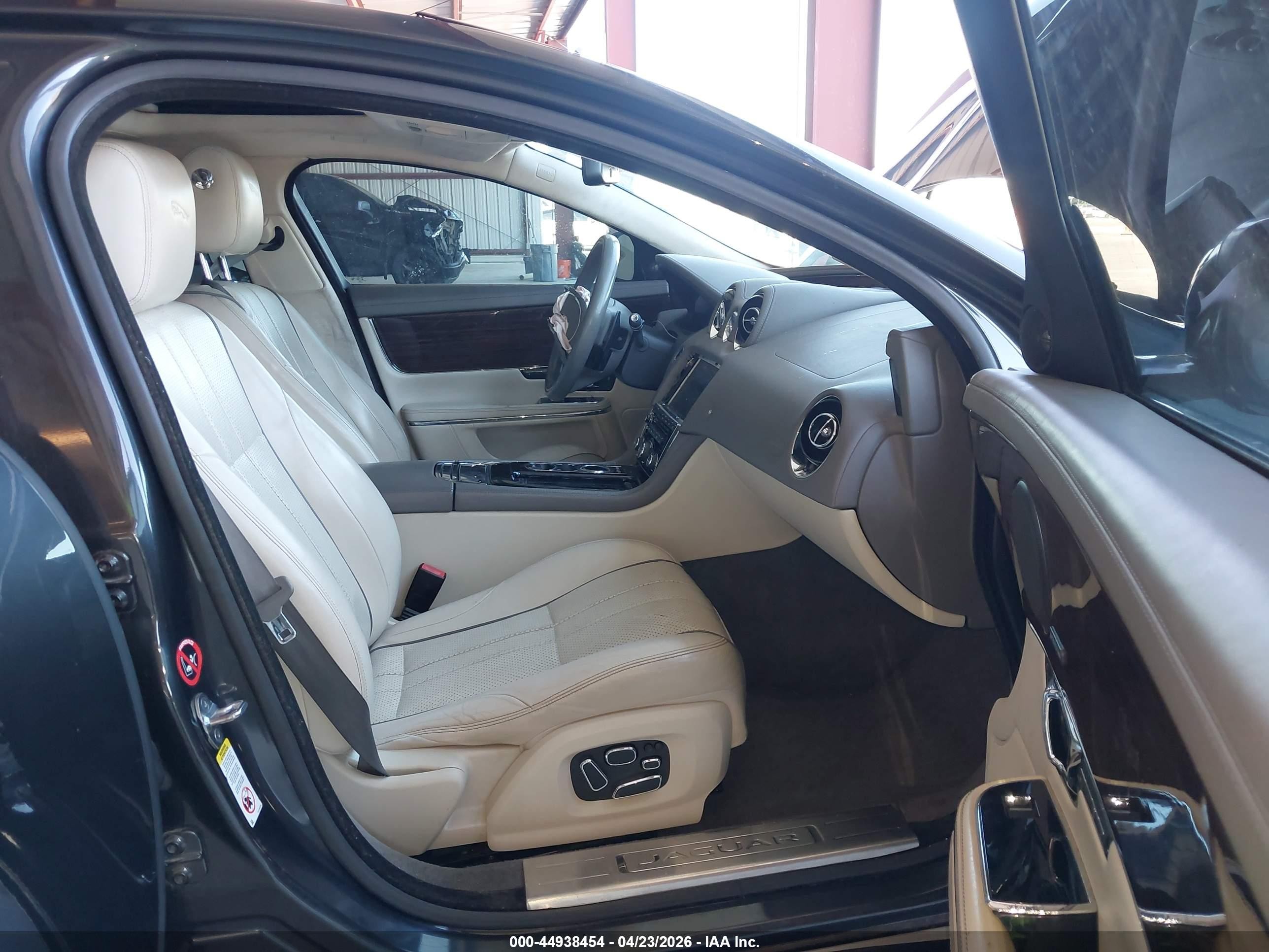 2014 Jaguar Xj Xjl Portfolio Черный vin: SAJWA2GZ4E8V63571