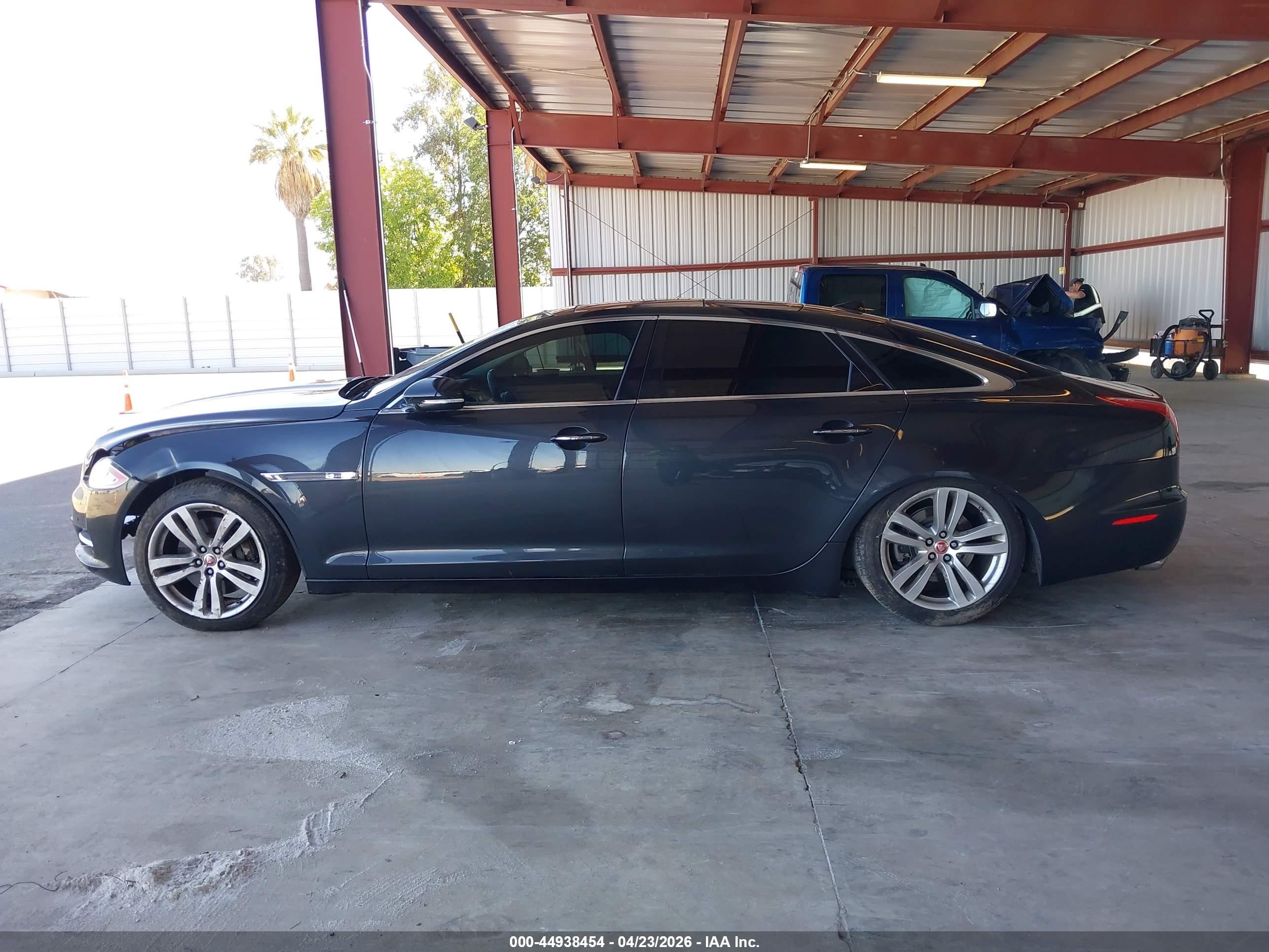 2014 Jaguar Xj Xjl Portfolio Черный vin: SAJWA2GZ4E8V63571