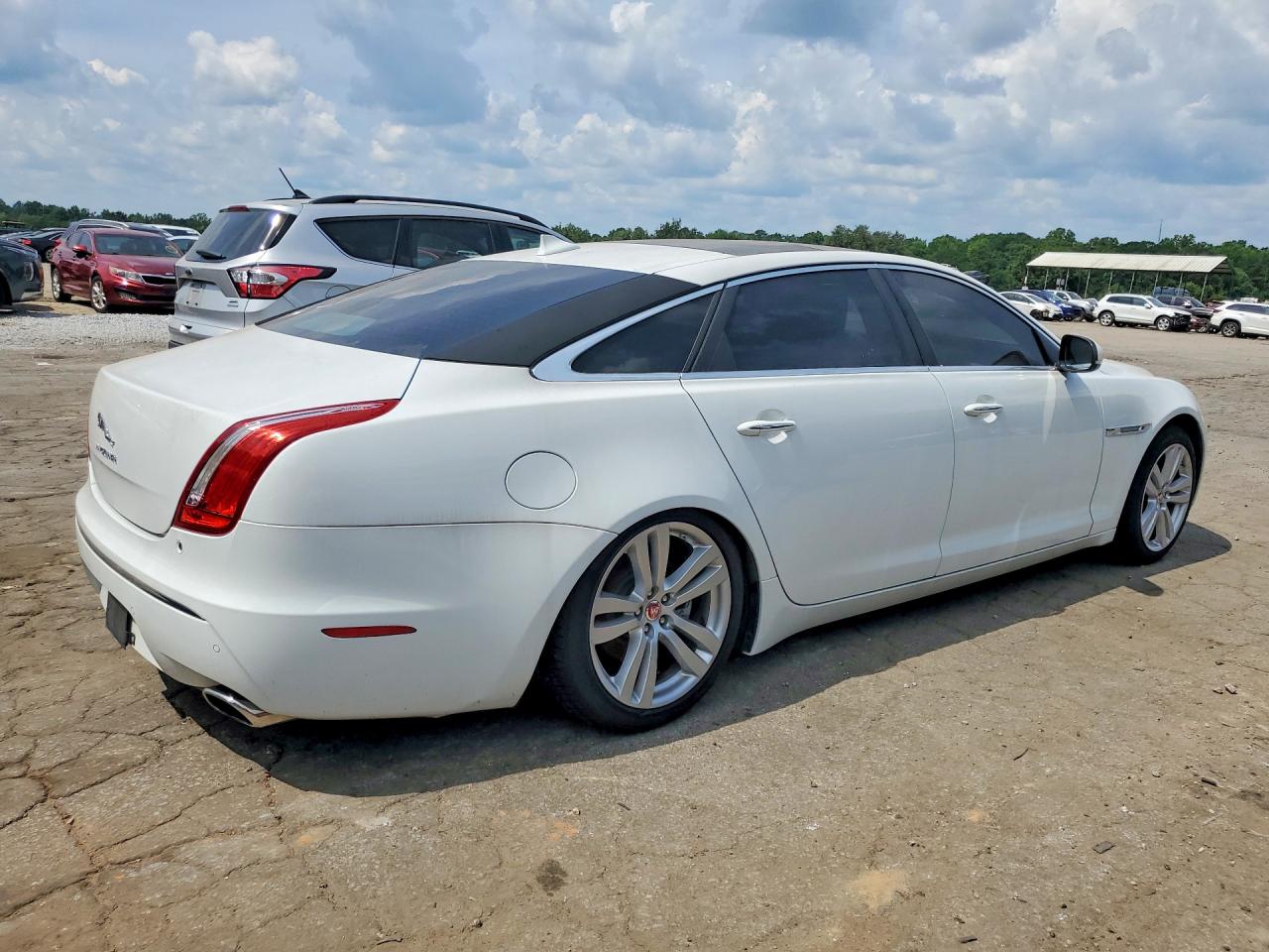 2014 Jaguar Xjl Portfolio White vin: SAJWA2GZ8E8V70314