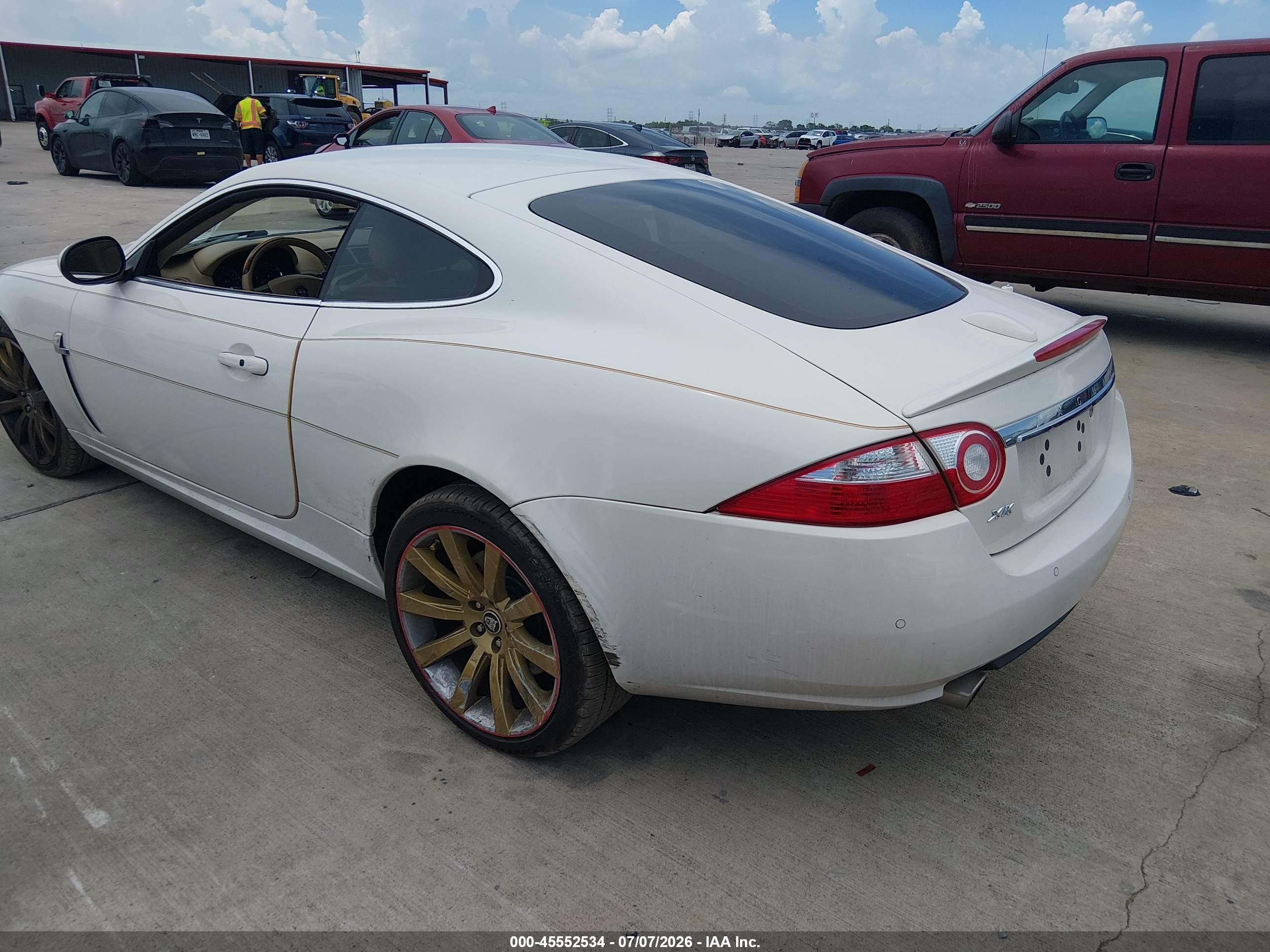 2007 Jaguar Xk   White vin: SAJWA43BX75B11765