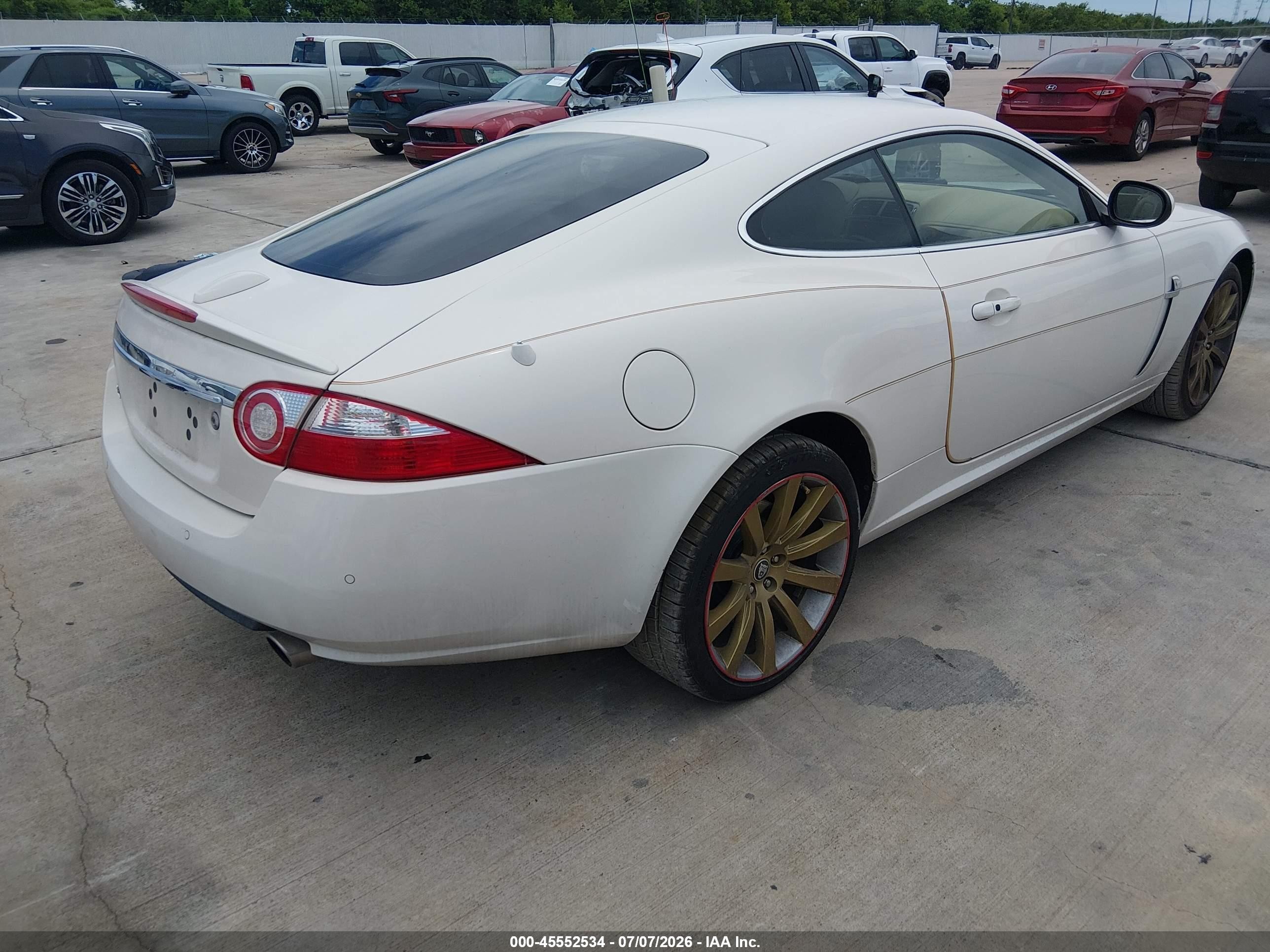 2007 Jaguar Xk   White vin: SAJWA43BX75B11765
