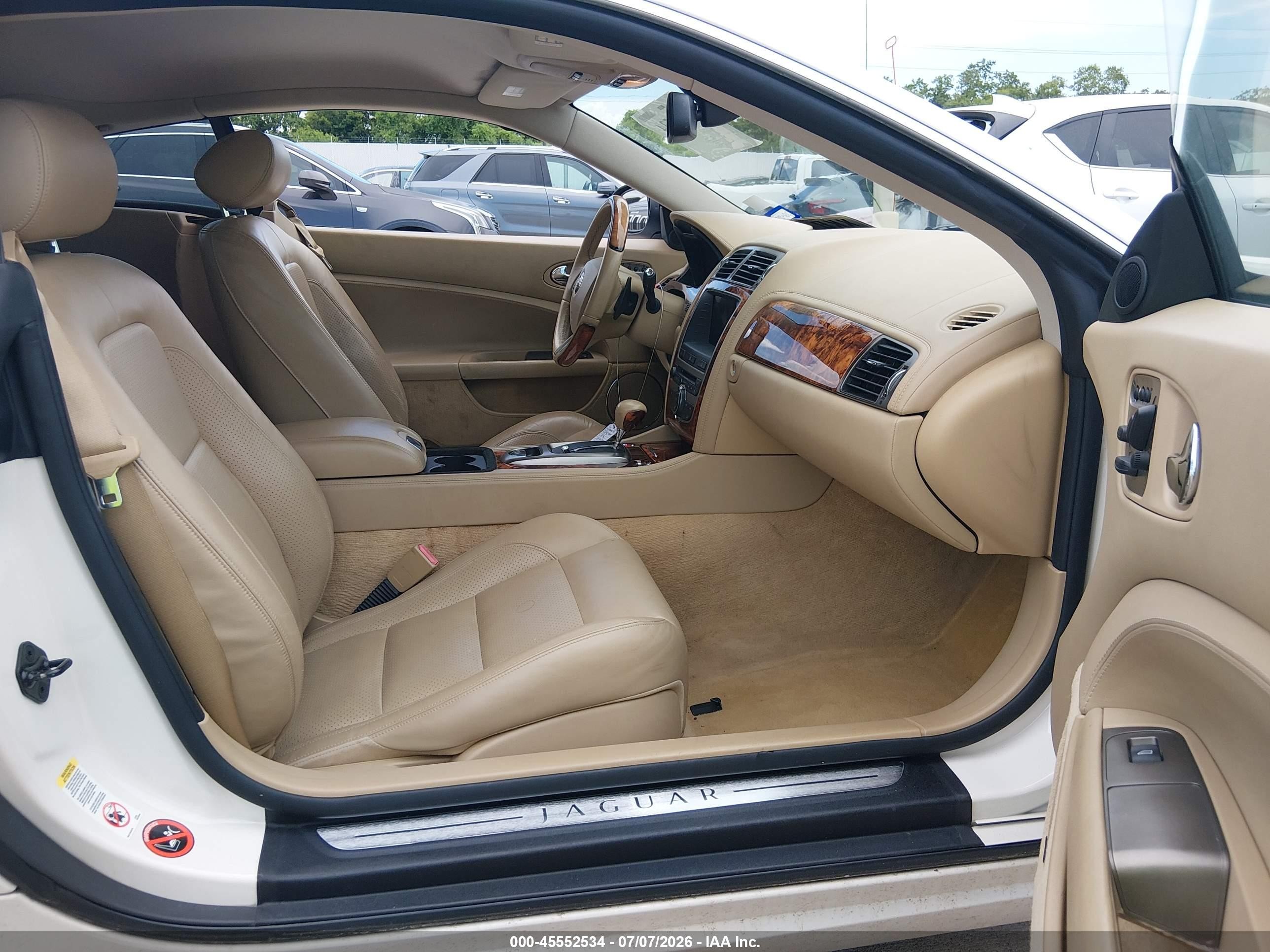 2007 Jaguar Xk   White vin: SAJWA43BX75B11765