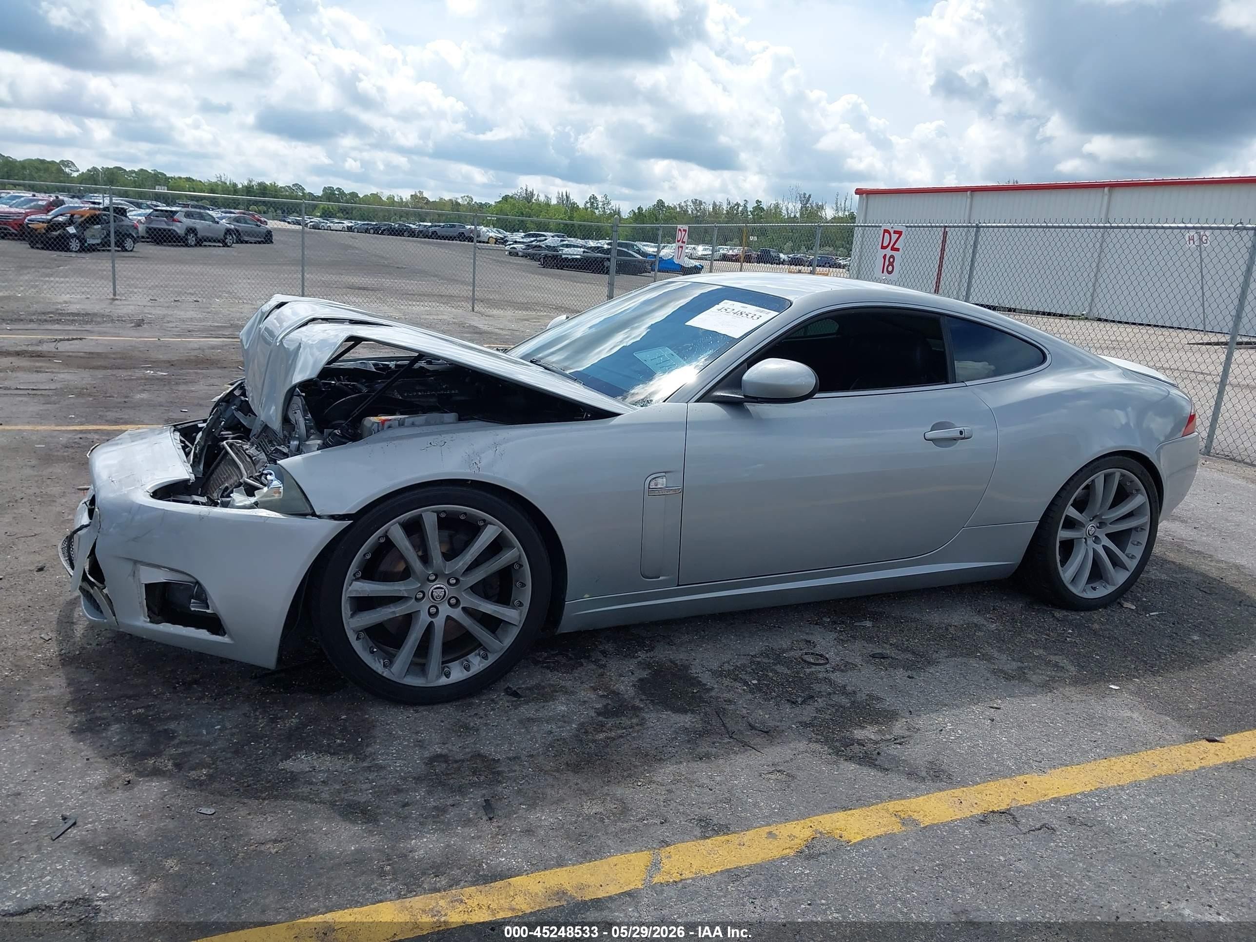 2007 Jaguar Xkr   Silver vin: SAJWA43C679B17452