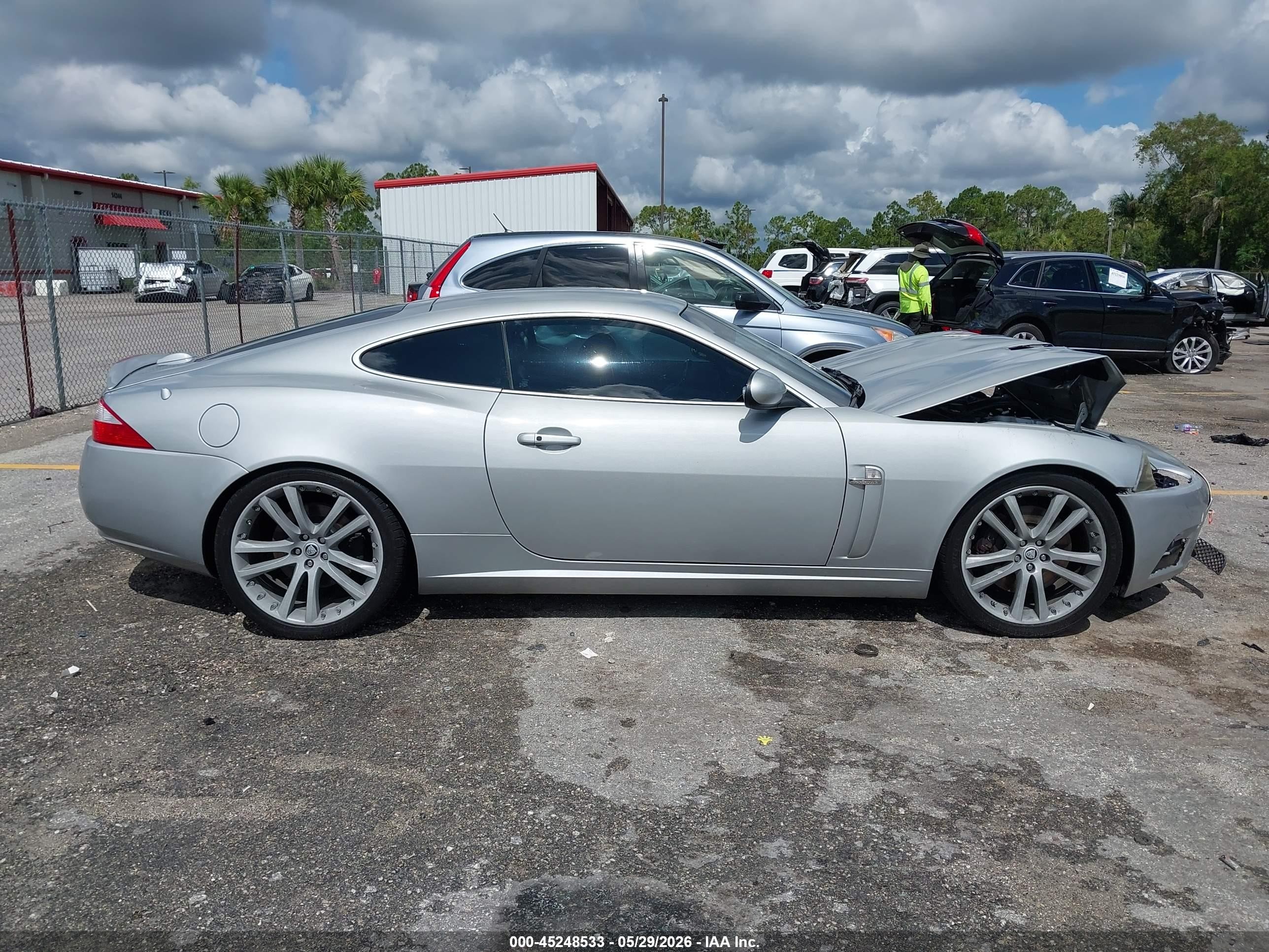 2007 Jaguar Xkr   Silver vin: SAJWA43C679B17452