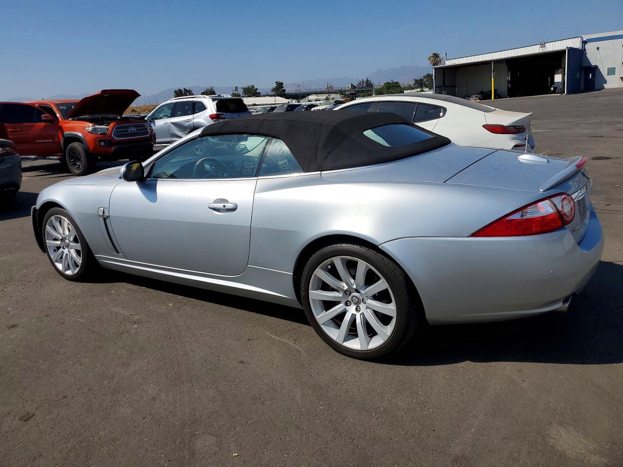 2007 Jaguar Xk Silver vin: SAJWA44B475B13218