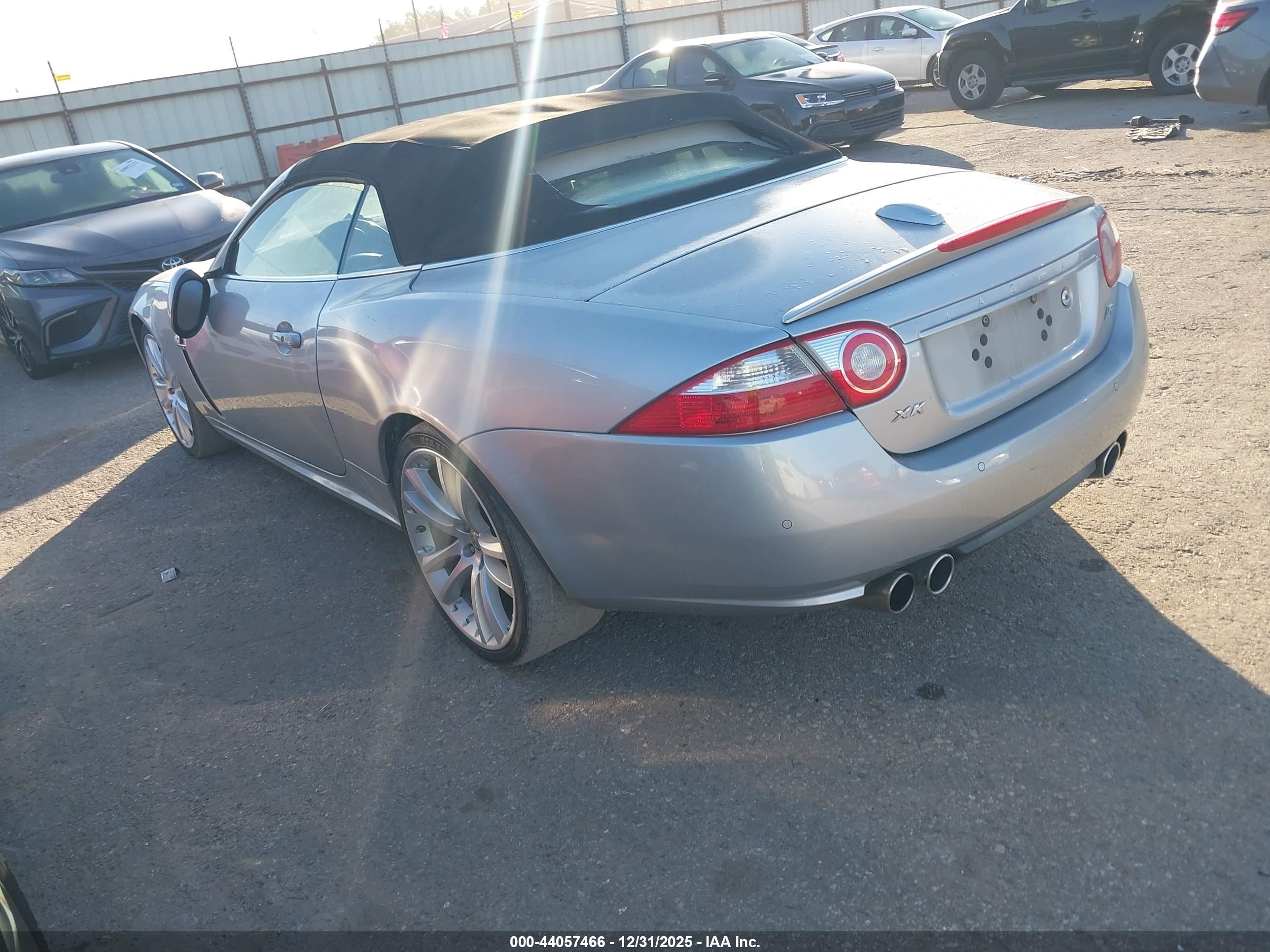 2007 Jaguar Xkr   Silver vin: SAJWA44CX79B14164