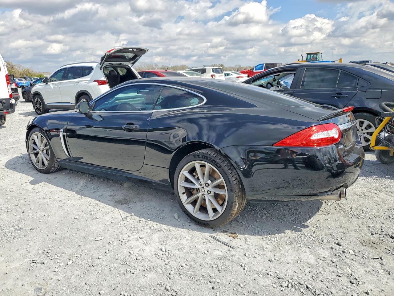 2010 Jaguar Xkr Черный vin: SAJWA4DC0AMB34220