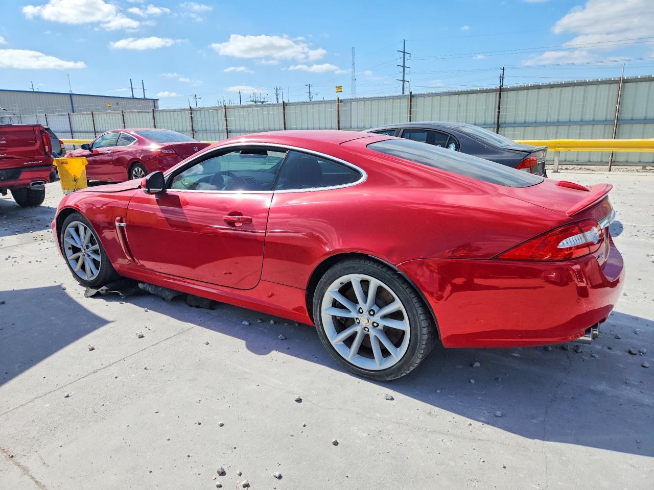 2011 Jaguar Xkr Red vin: SAJWA4DC1BMB41341