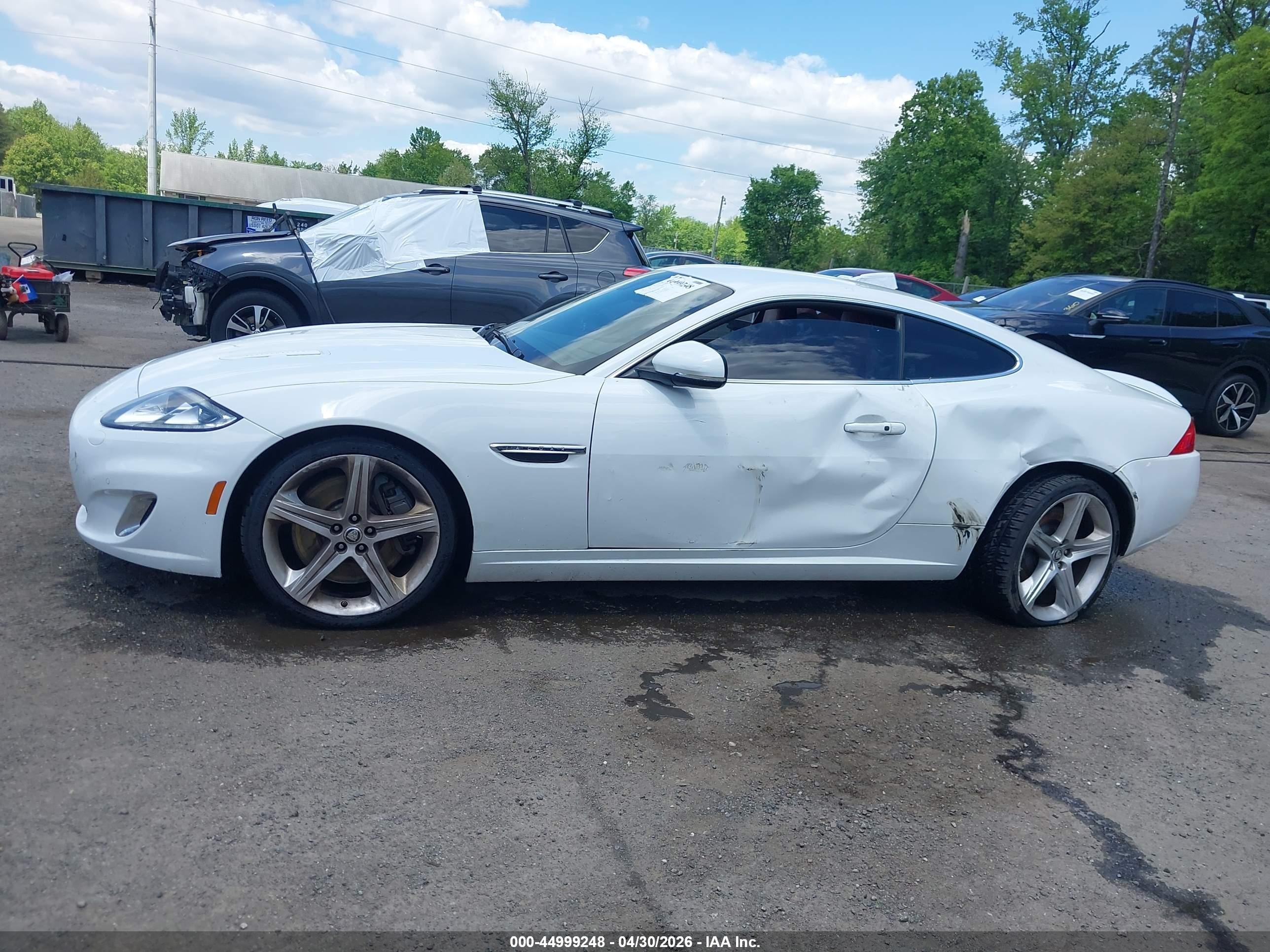 2013 Jaguar Xk Xkr White vin: SAJWA4DC1DMB51306