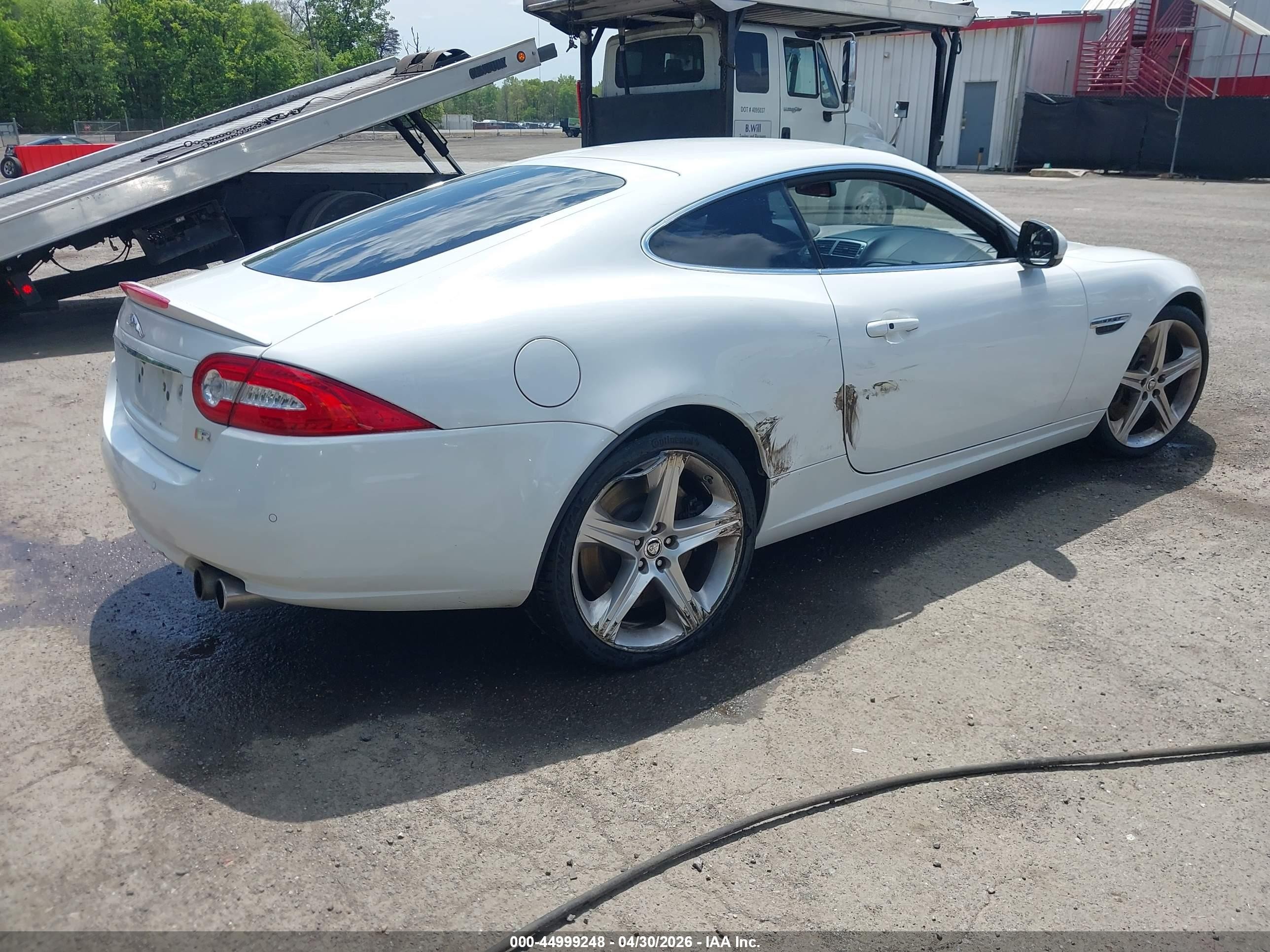 2013 Jaguar Xk Xkr White vin: SAJWA4DC1DMB51306