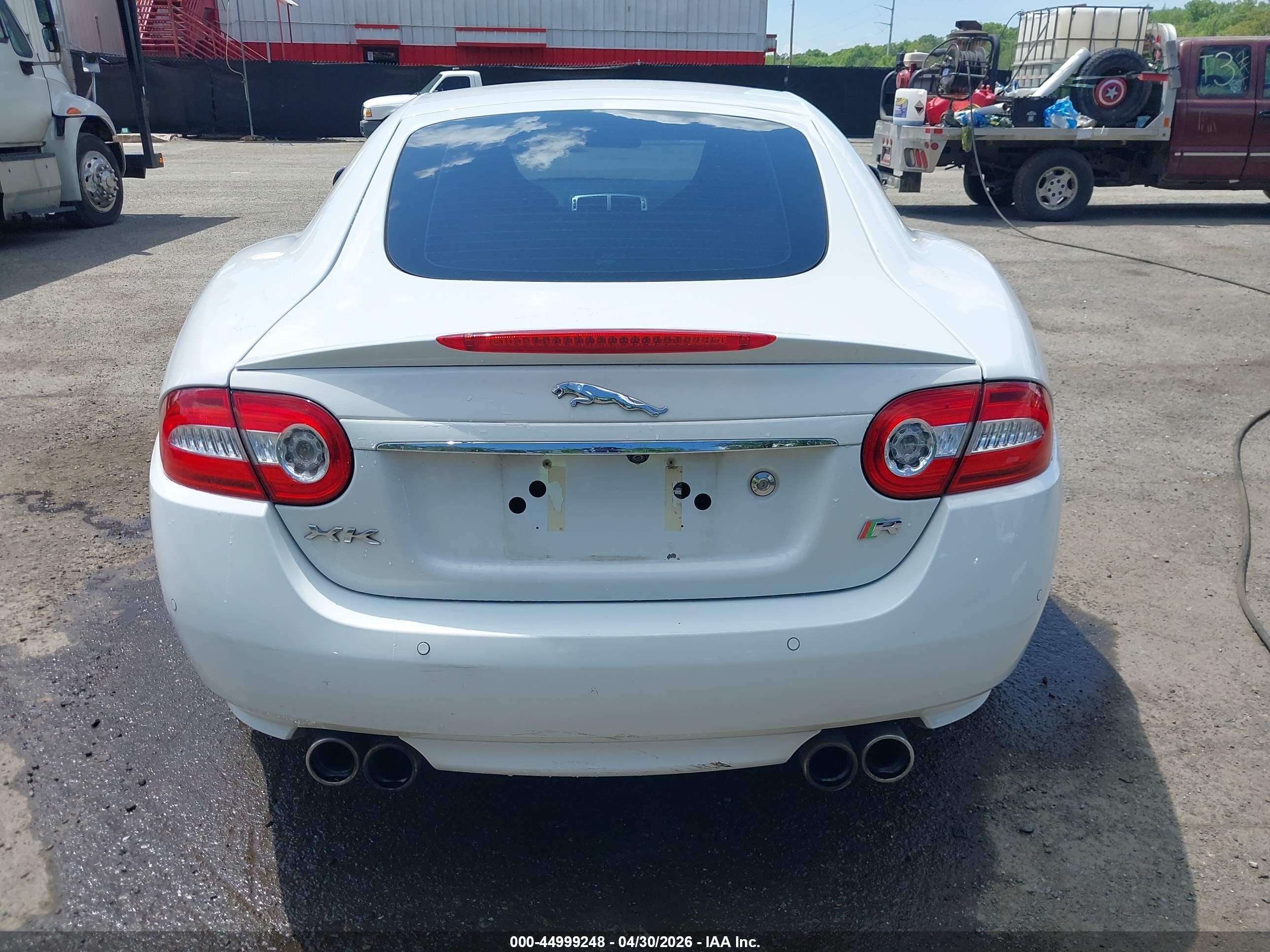 2013 Jaguar Xk Xkr White vin: SAJWA4DC1DMB51306