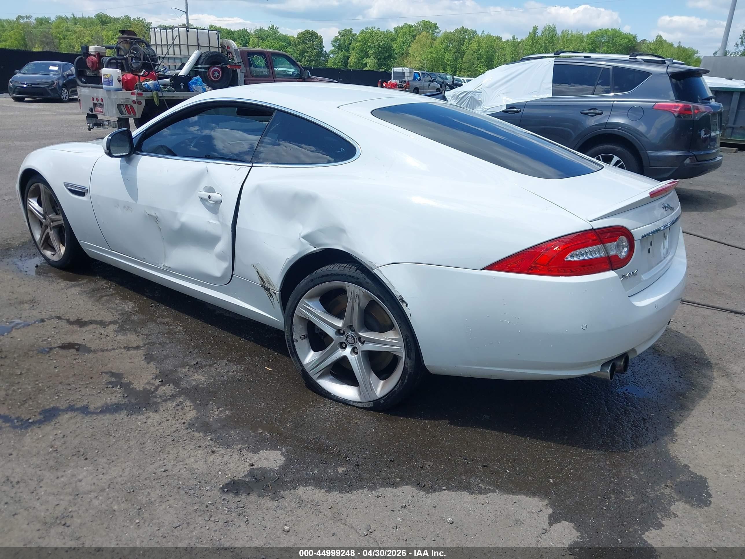 2013 Jaguar Xk Xkr White vin: SAJWA4DC1DMB51306