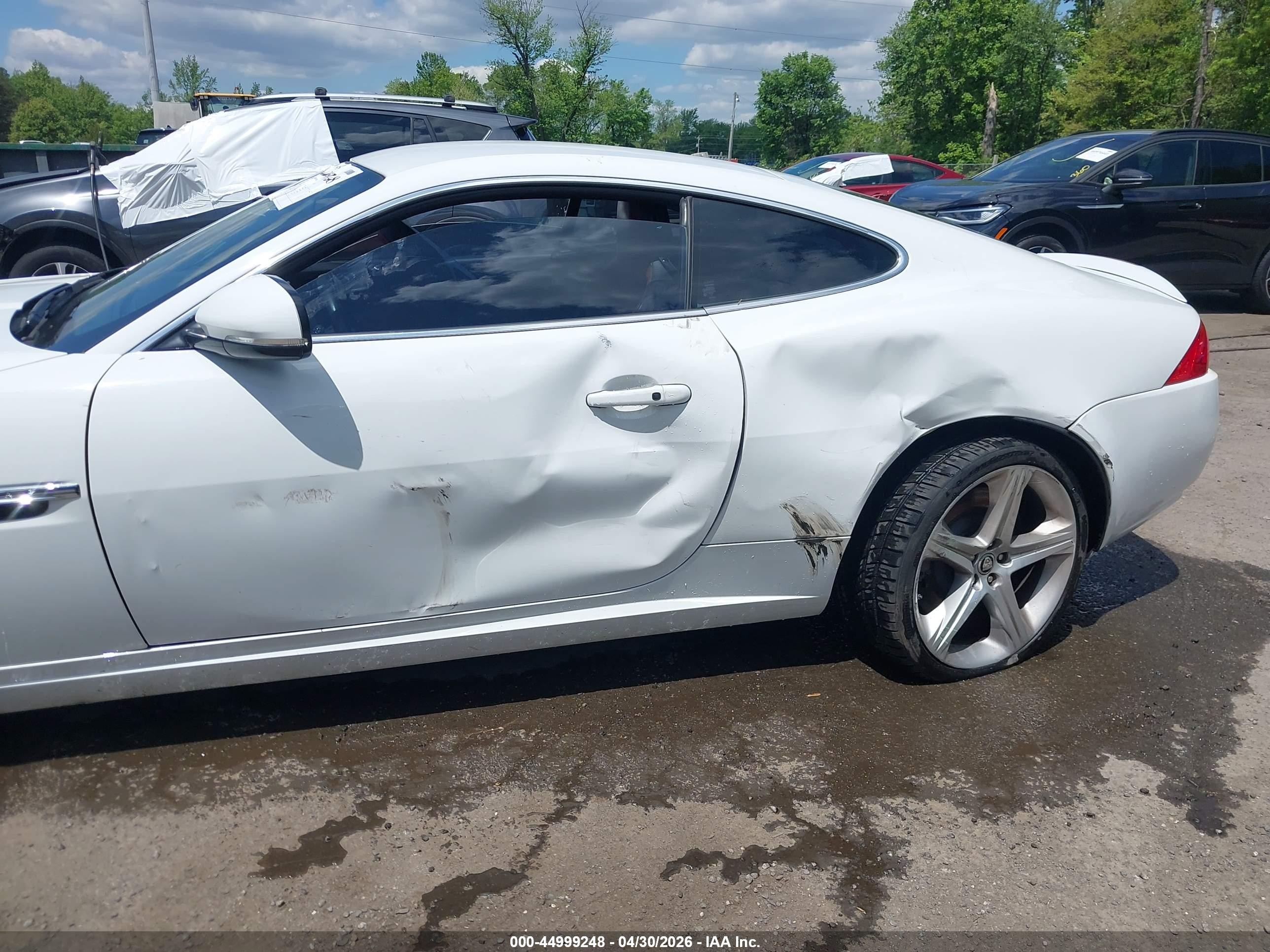 2013 Jaguar Xk Xkr White vin: SAJWA4DC1DMB51306