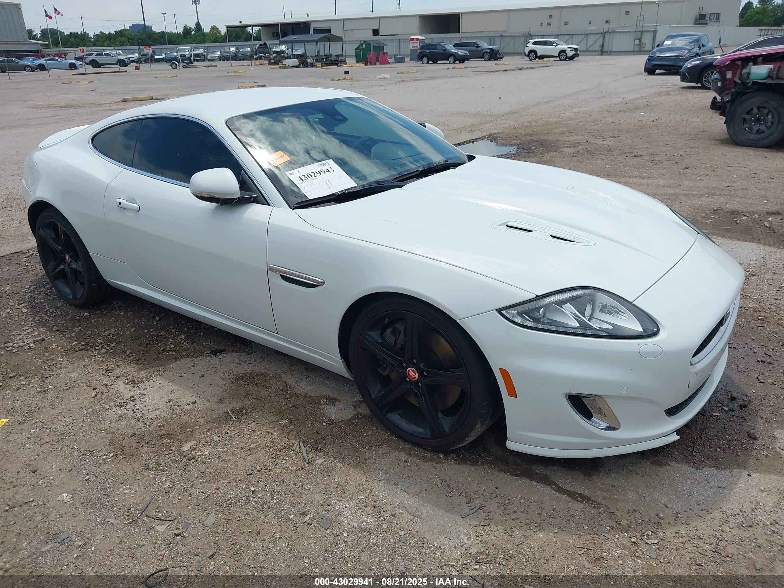 2014 Jaguar Xk Xkr White vin: SAJWA4DC3EMB53804