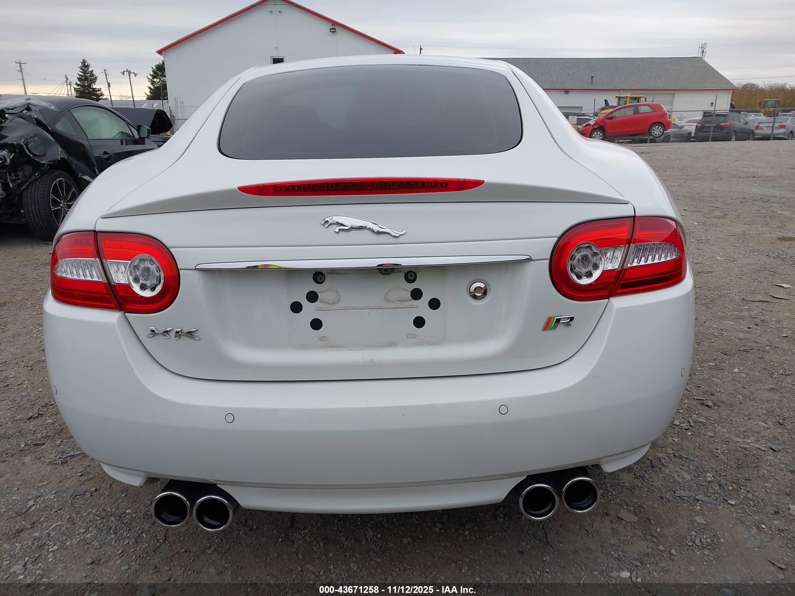 2012 Jaguar Xk Xkr White vin: SAJWA4DC9CMB45218