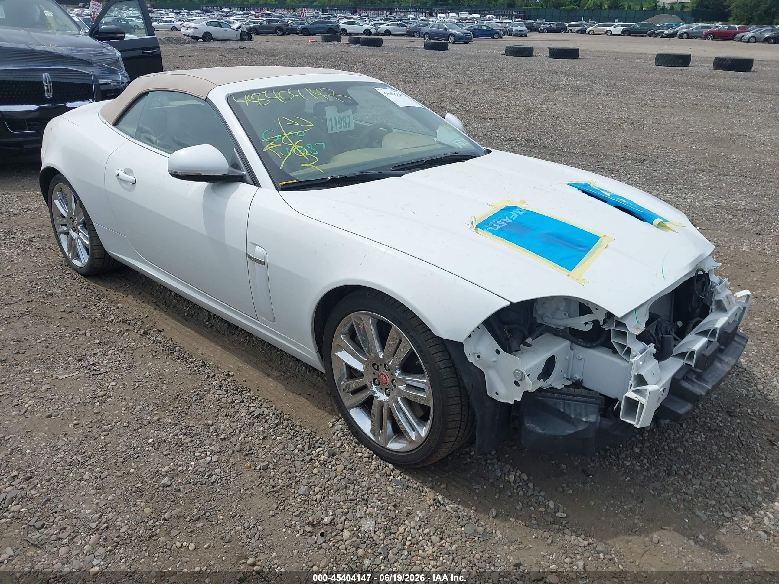 2011 Jaguar Xk Xkr White vin: SAJWA4EC0BMB40390