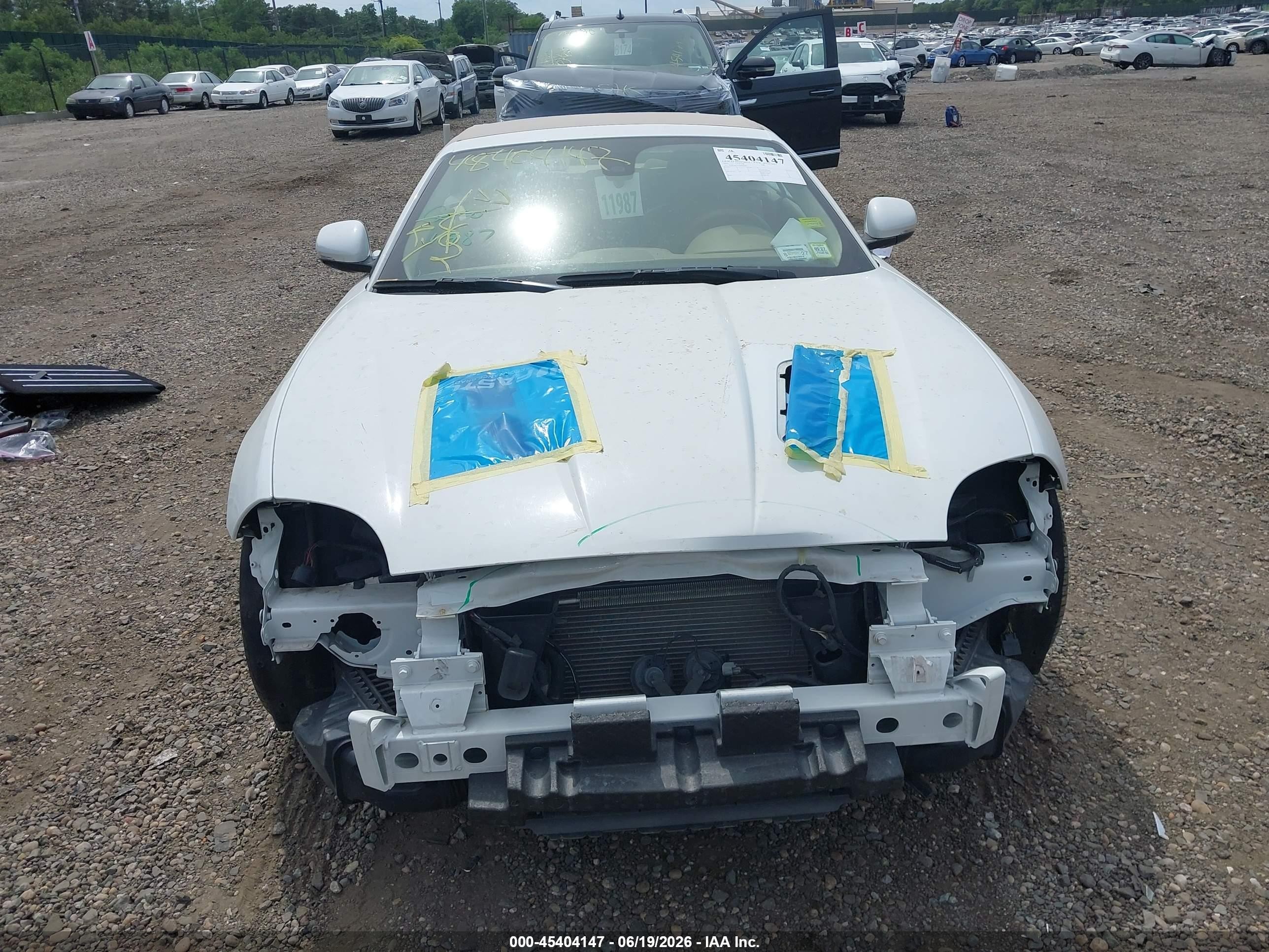 2011 Jaguar Xk Xkr White vin: SAJWA4EC0BMB40390