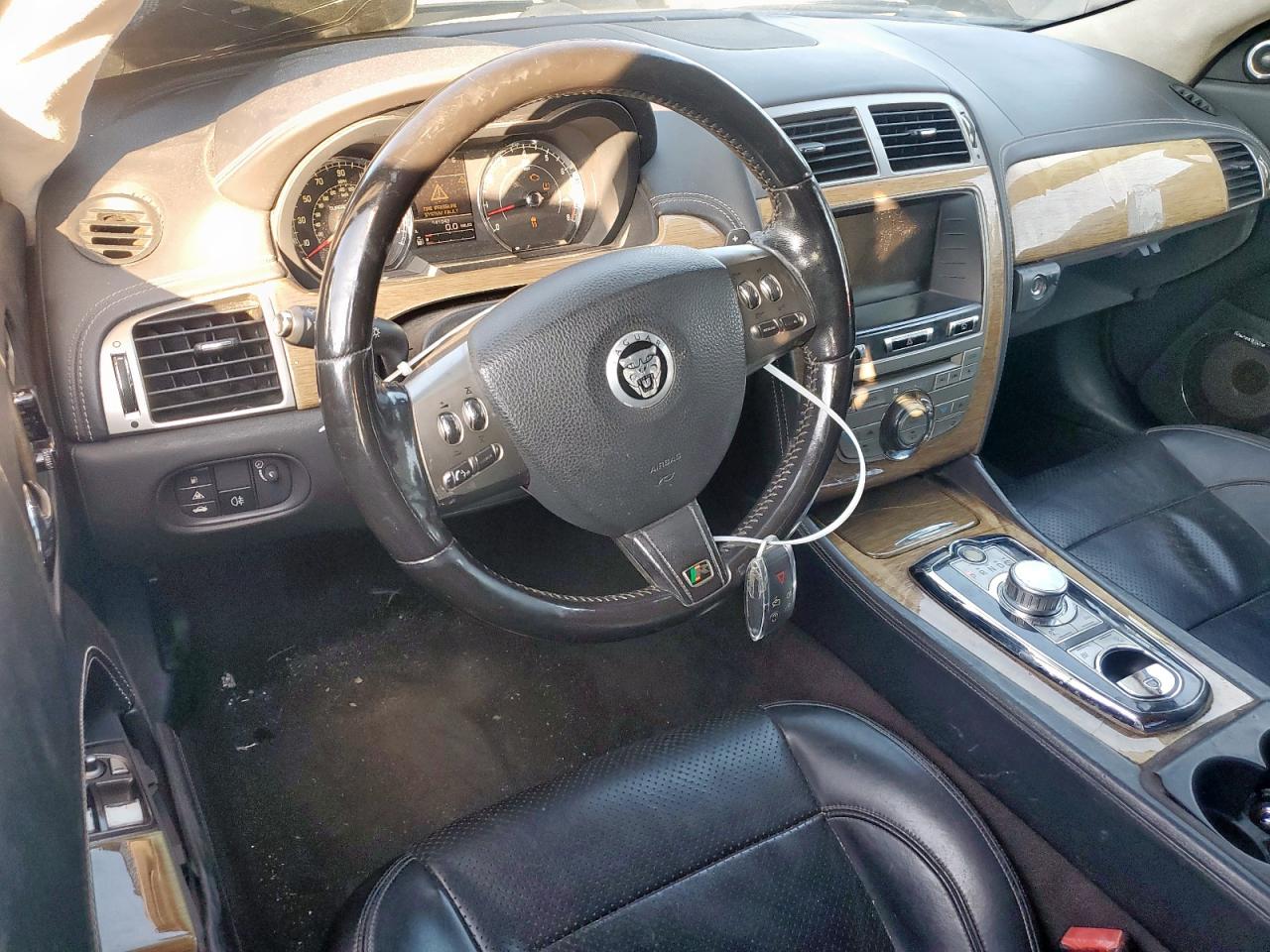 2010 Jaguar Xkr Черный vin: SAJWA4EC9AMB36529