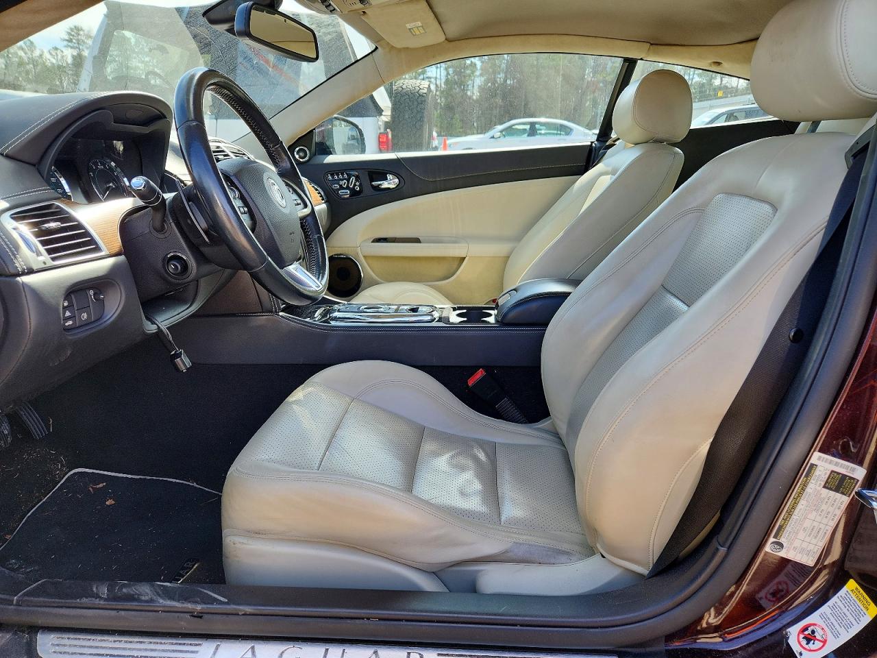 2012 Jaguar Xk Burgundy vin: SAJWA4FB5CLB48448