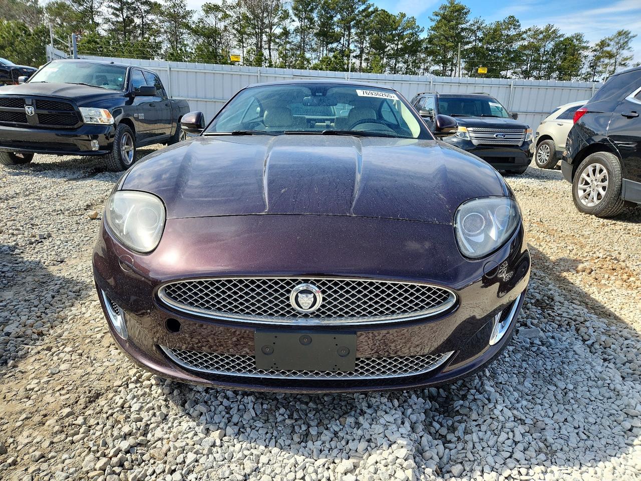 2012 Jaguar Xk Burgundy vin: SAJWA4FB5CLB48448