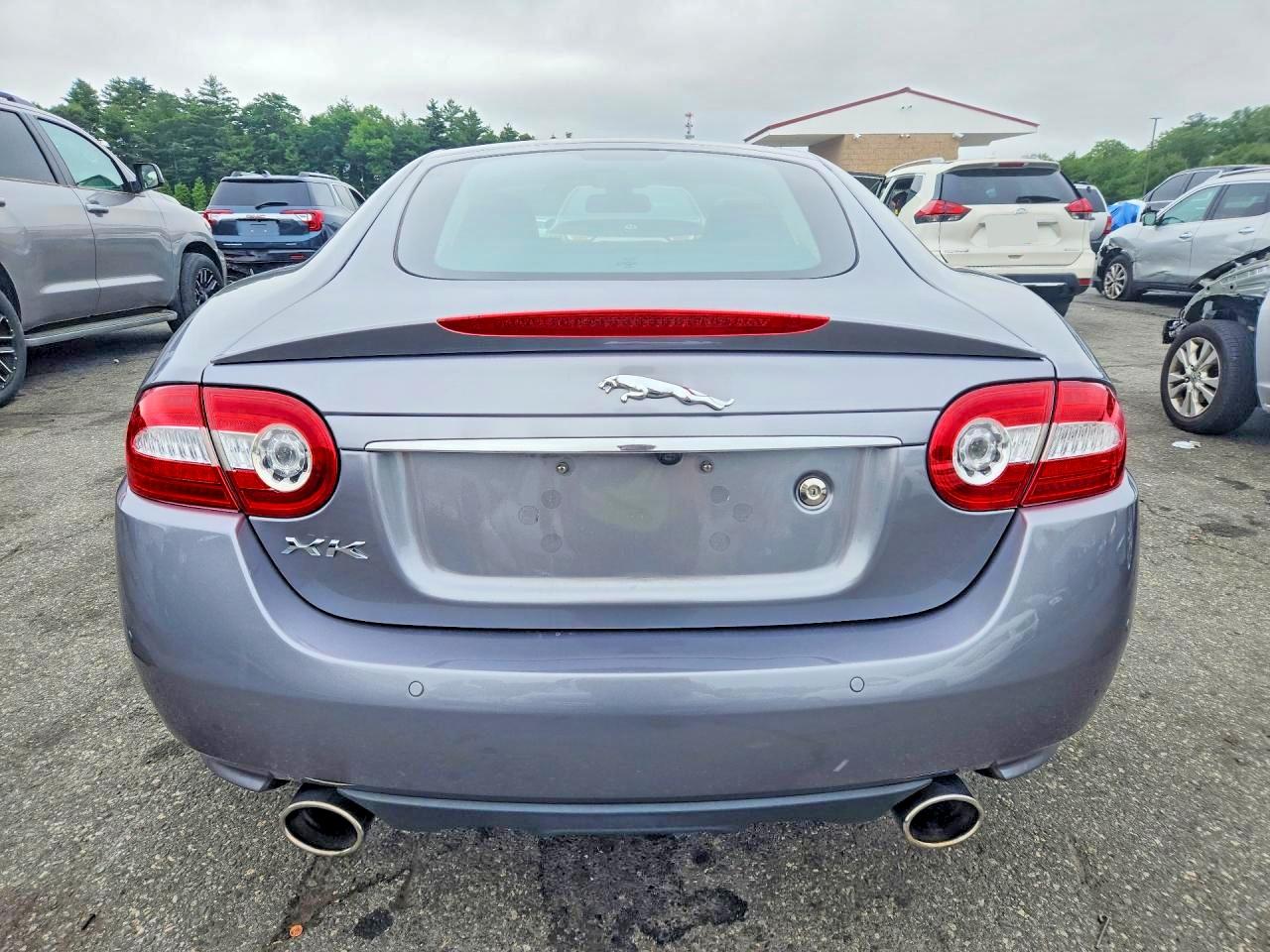 2014 Jaguar Xk Silver vin: SAJWA4FB6ELB54620