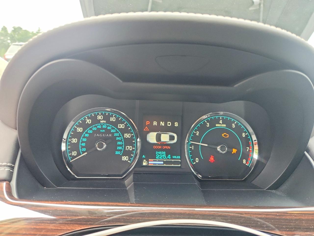 2014 Jaguar Xk Silver vin: SAJWA4FB6ELB54620