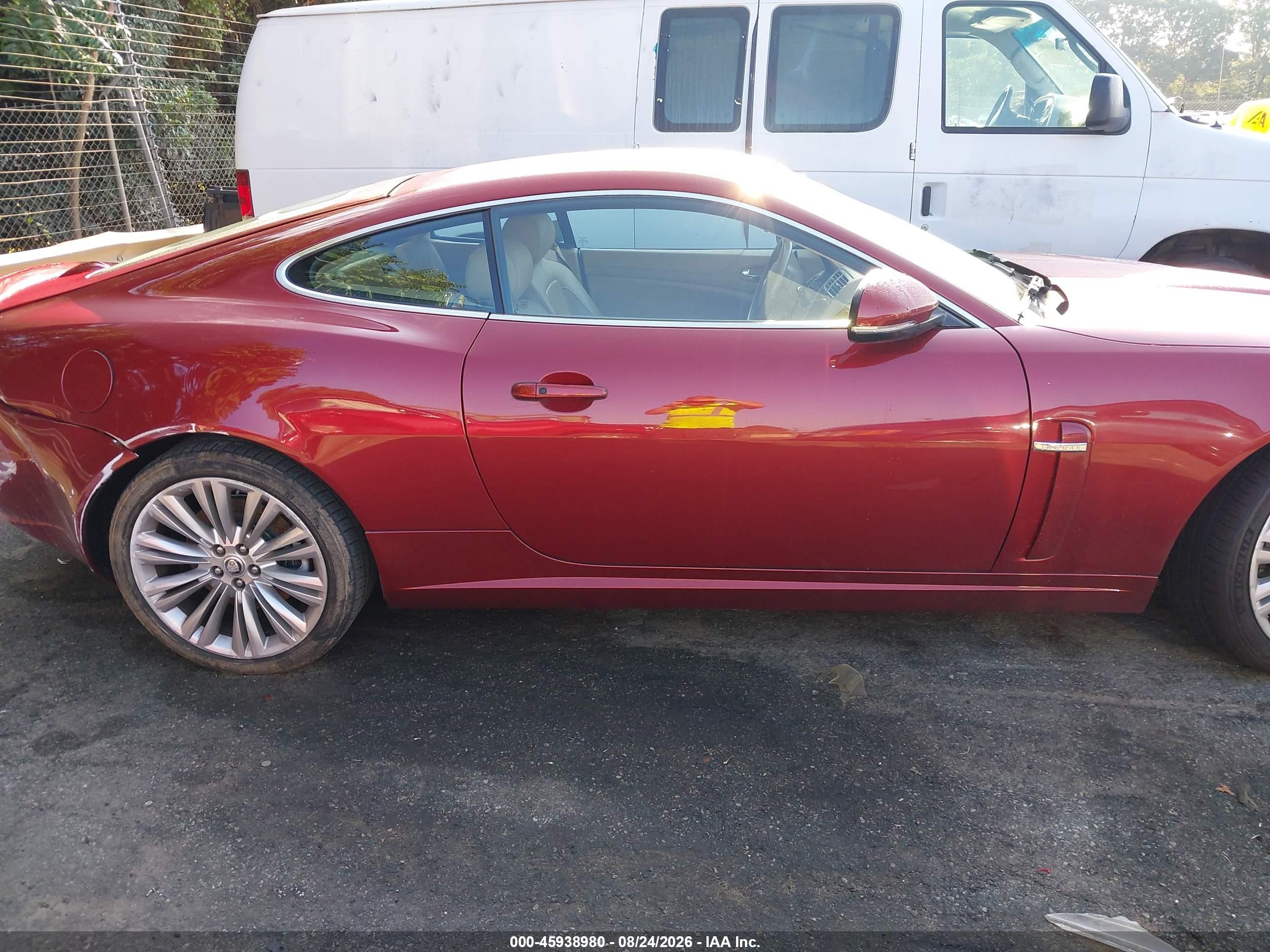 2011 Jaguar Xk   Red vin: SAJWA4FBXBLB43471