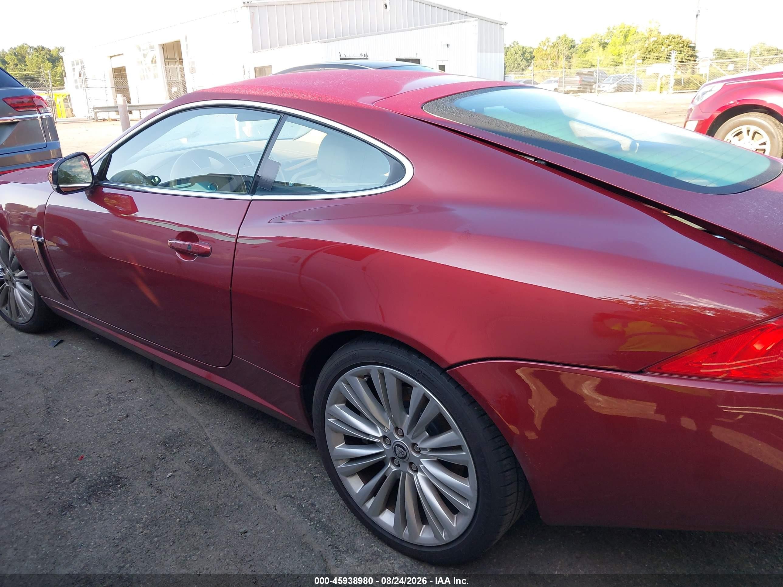 2011 Jaguar Xk   Red vin: SAJWA4FBXBLB43471