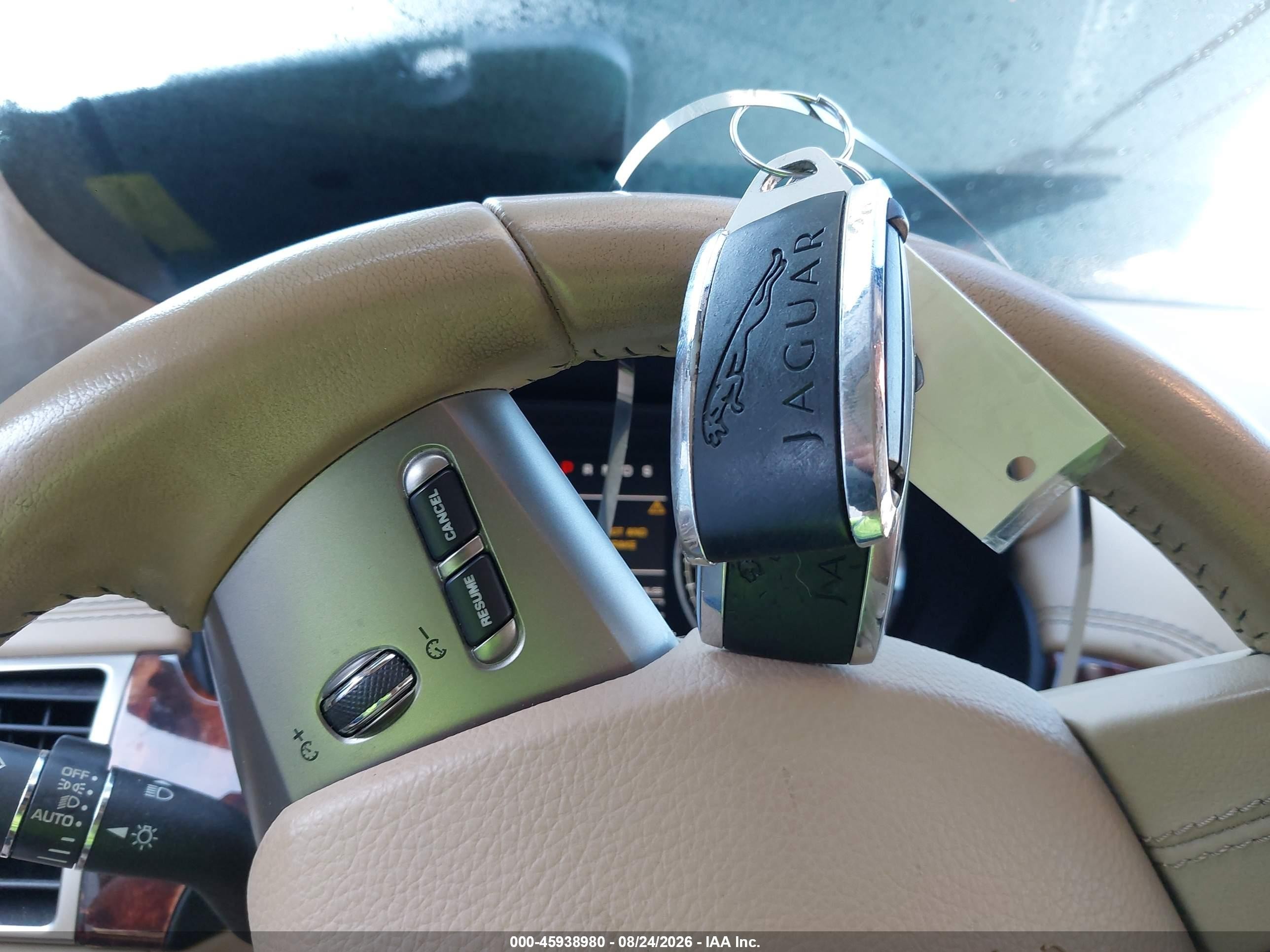 2011 Jaguar Xk   Red vin: SAJWA4FBXBLB43471