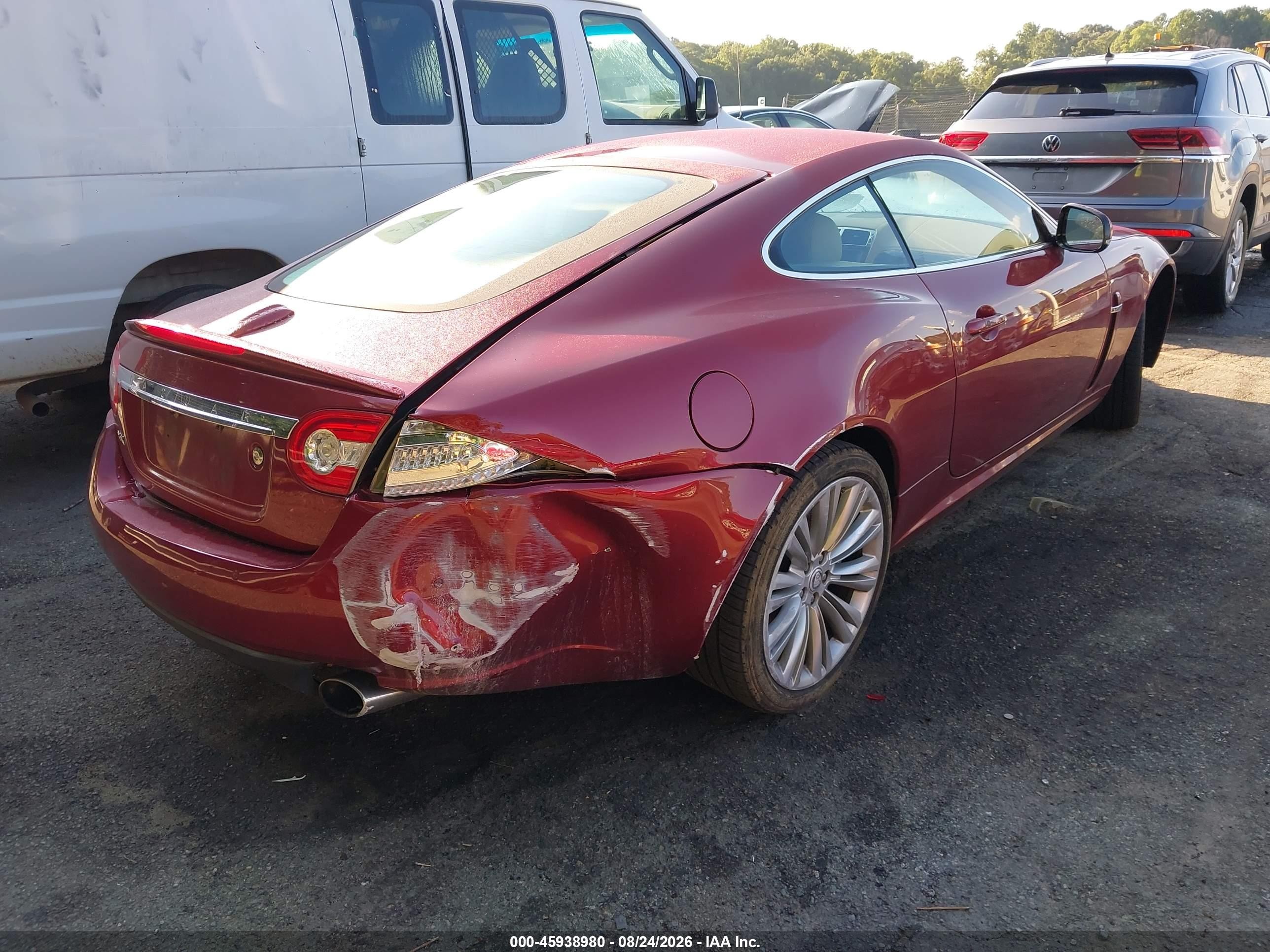 2011 Jaguar Xk   Red vin: SAJWA4FBXBLB43471