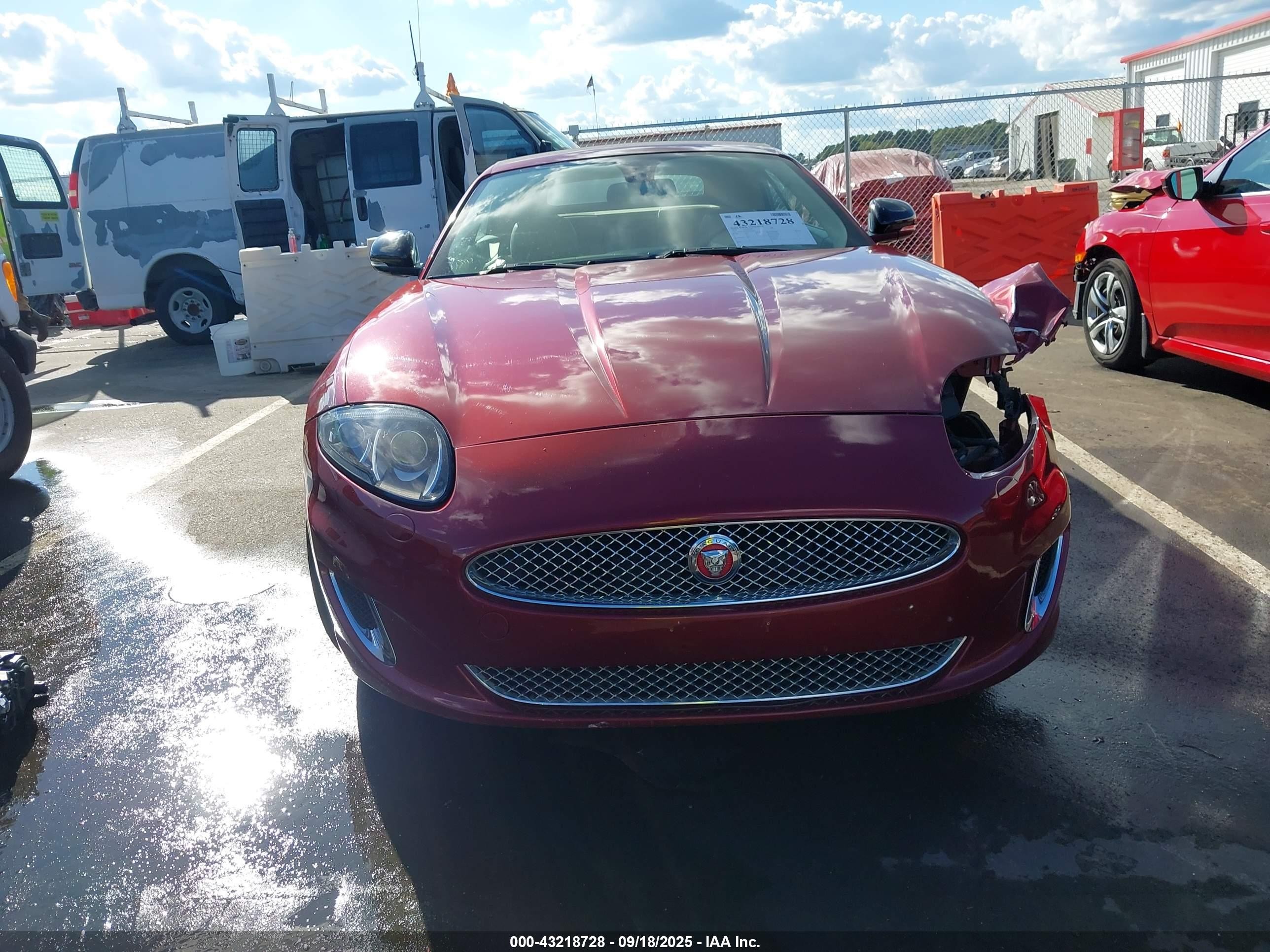 2014 Jaguar Xk   Burgundy vin: SAJWA4GB1ELB54538