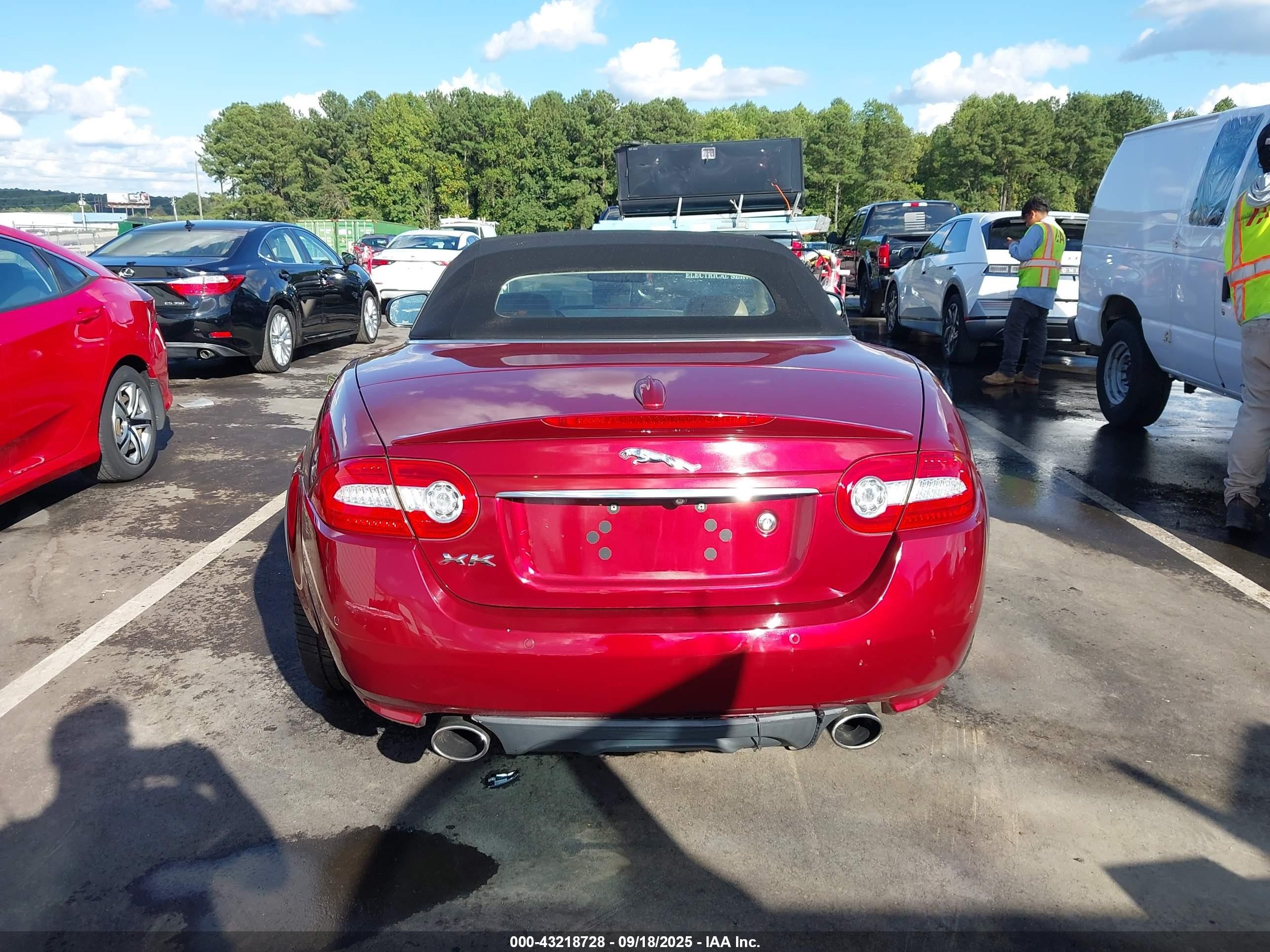 2014 Jaguar Xk   Burgundy vin: SAJWA4GB1ELB54538