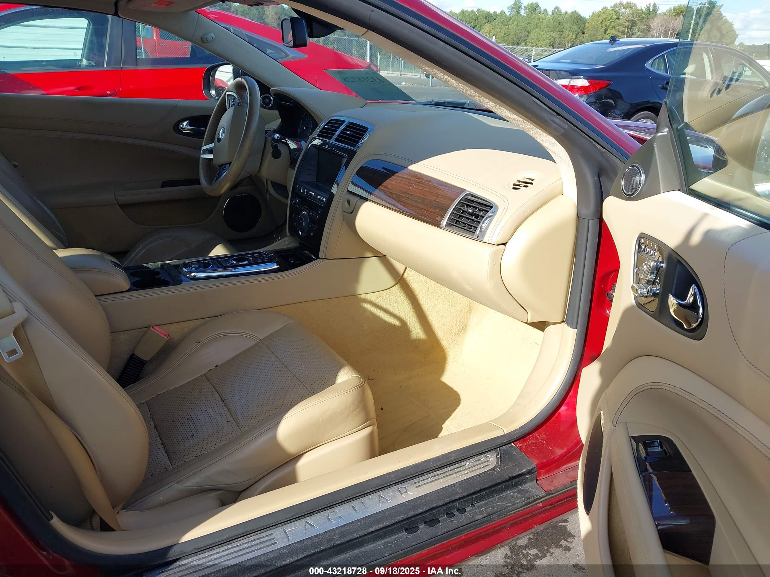 2014 Jaguar Xk   Burgundy vin: SAJWA4GB1ELB54538
