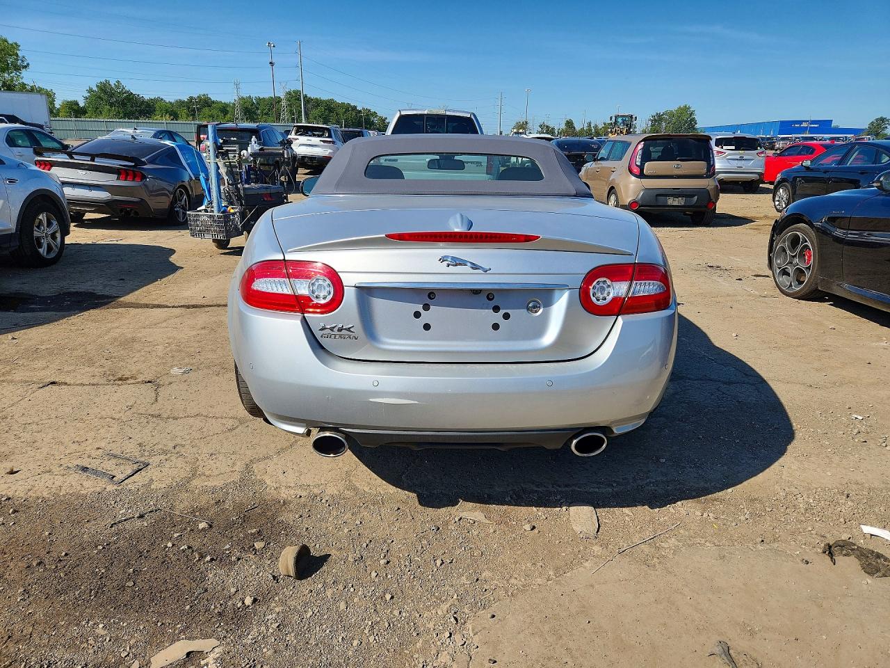 2012 Jaguar Xk Silver vin: SAJWA4GB4CLB46558