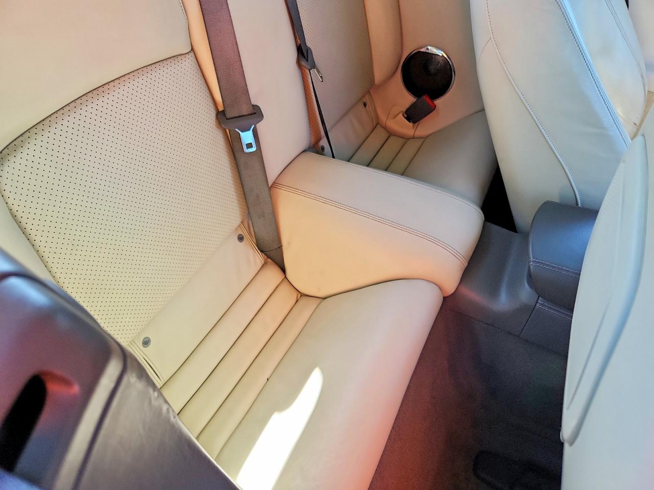 2012 Jaguar Xk Silver vin: SAJWA4GB4CLB46558