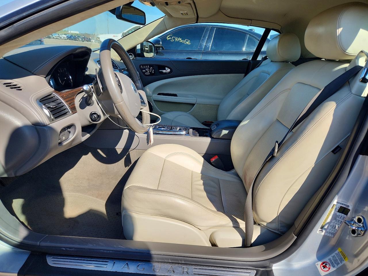2012 Jaguar Xk Silver vin: SAJWA4GB4CLB46558