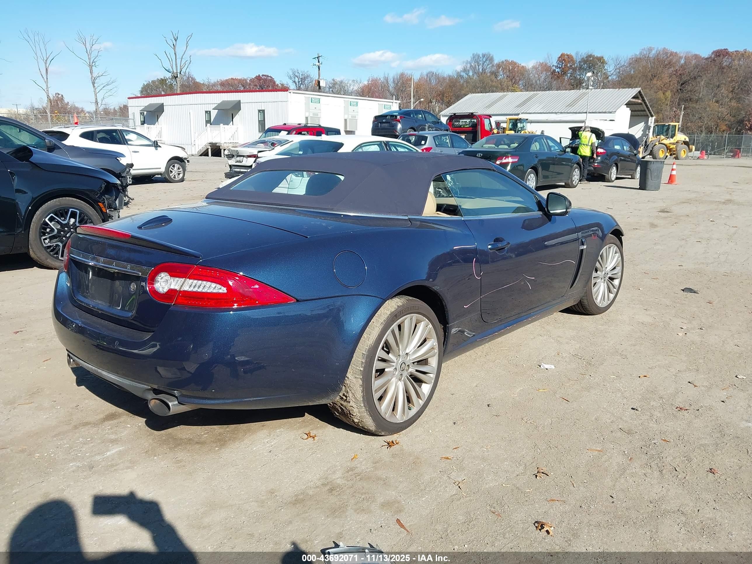 2010 Jaguar Xk   Blue vin: SAJWA4GB5ALB37347