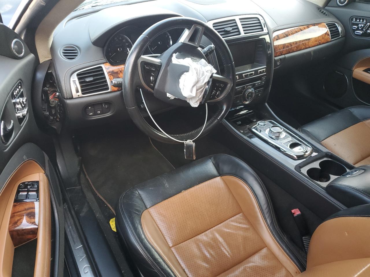 2014 Jaguar Xk Green vin: SAJWA4GB7ELB52812
