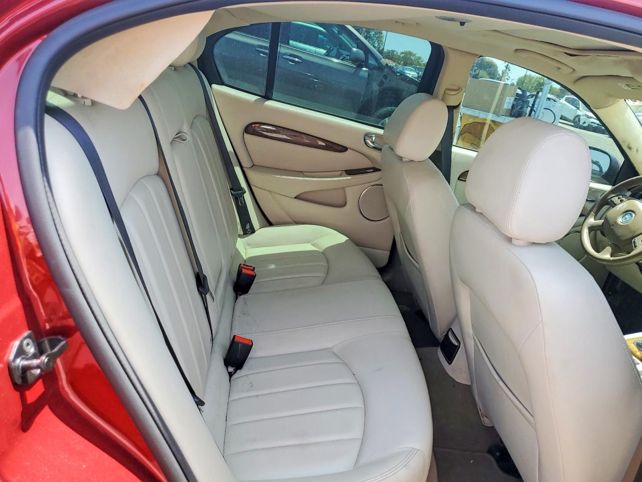 2006 Jaguar X-type 3.0 Red vin: SAJWA51A56WE80638