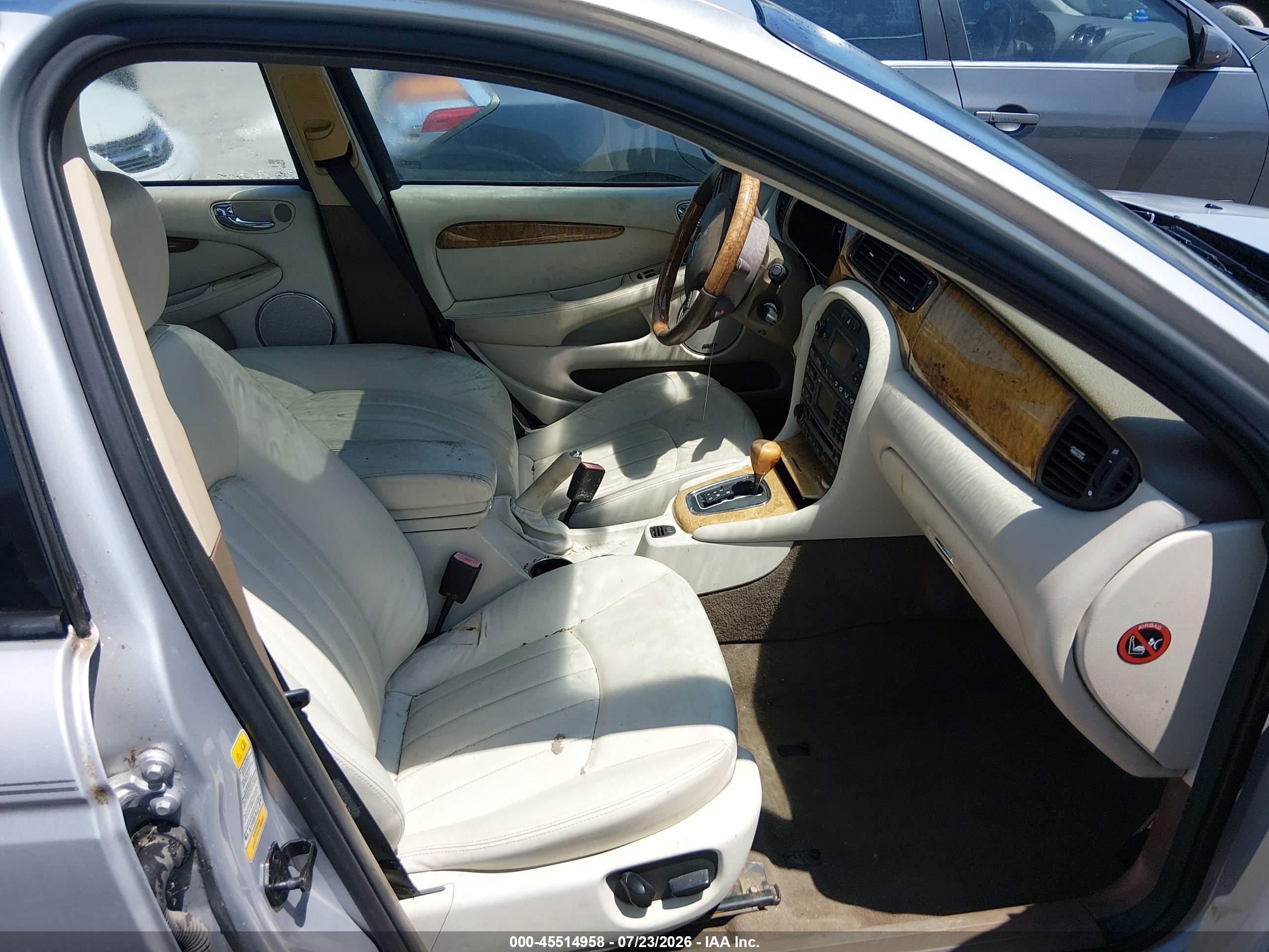 2005 Jaguar X-type 3.0 Silver vin: SAJWA51C05WE24512