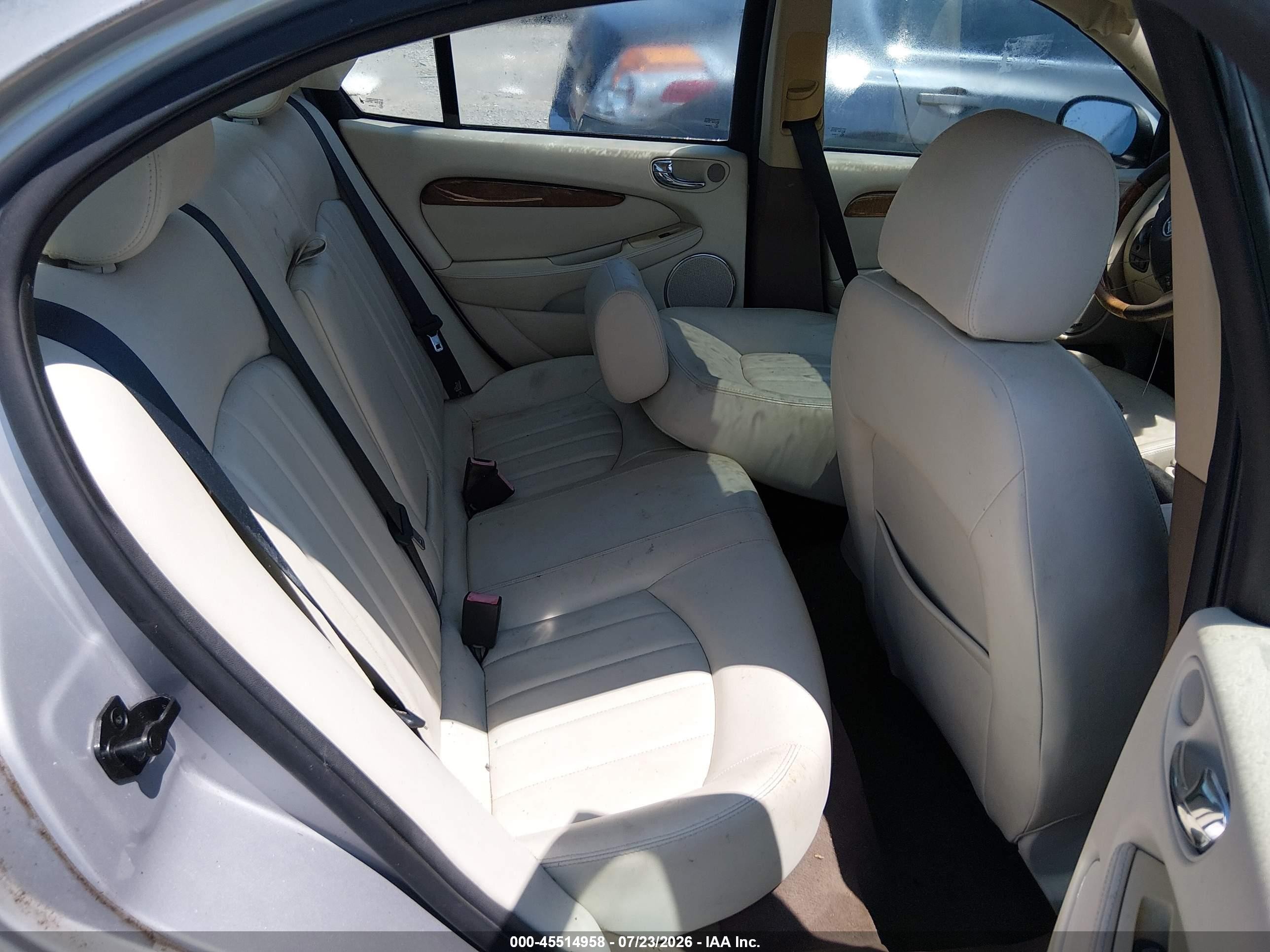 2005 Jaguar X-type 3.0 Silver vin: SAJWA51C05WE24512