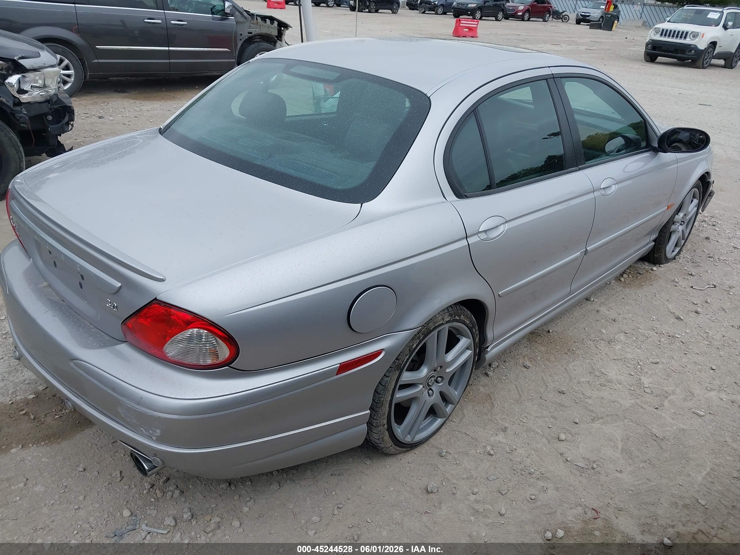 2005 Jaguar X-type 3.0 Silver vin: SAJWA51C55WE38566