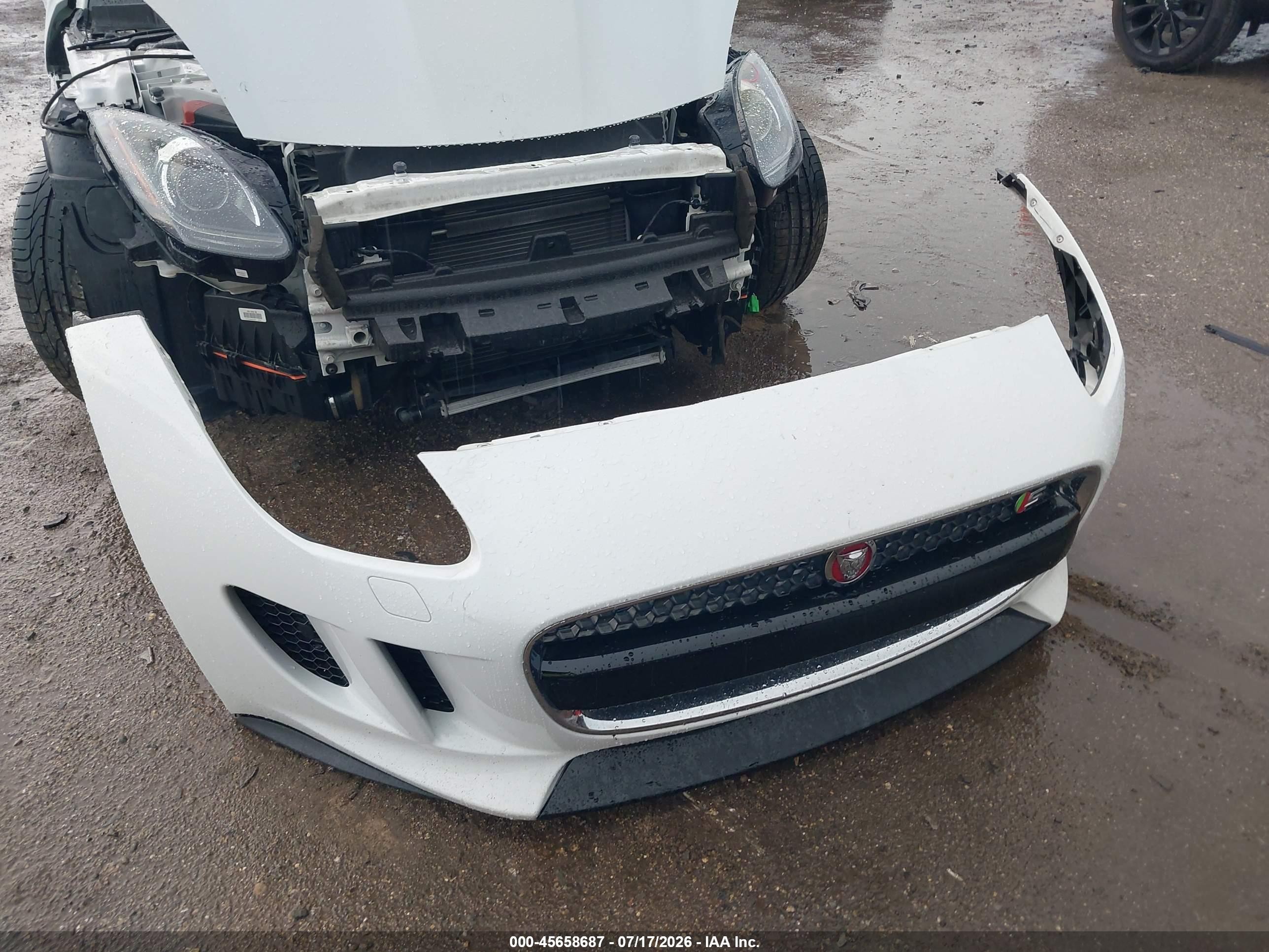 2015 Jaguar F-type S White vin: SAJWA6BU4F8K18545