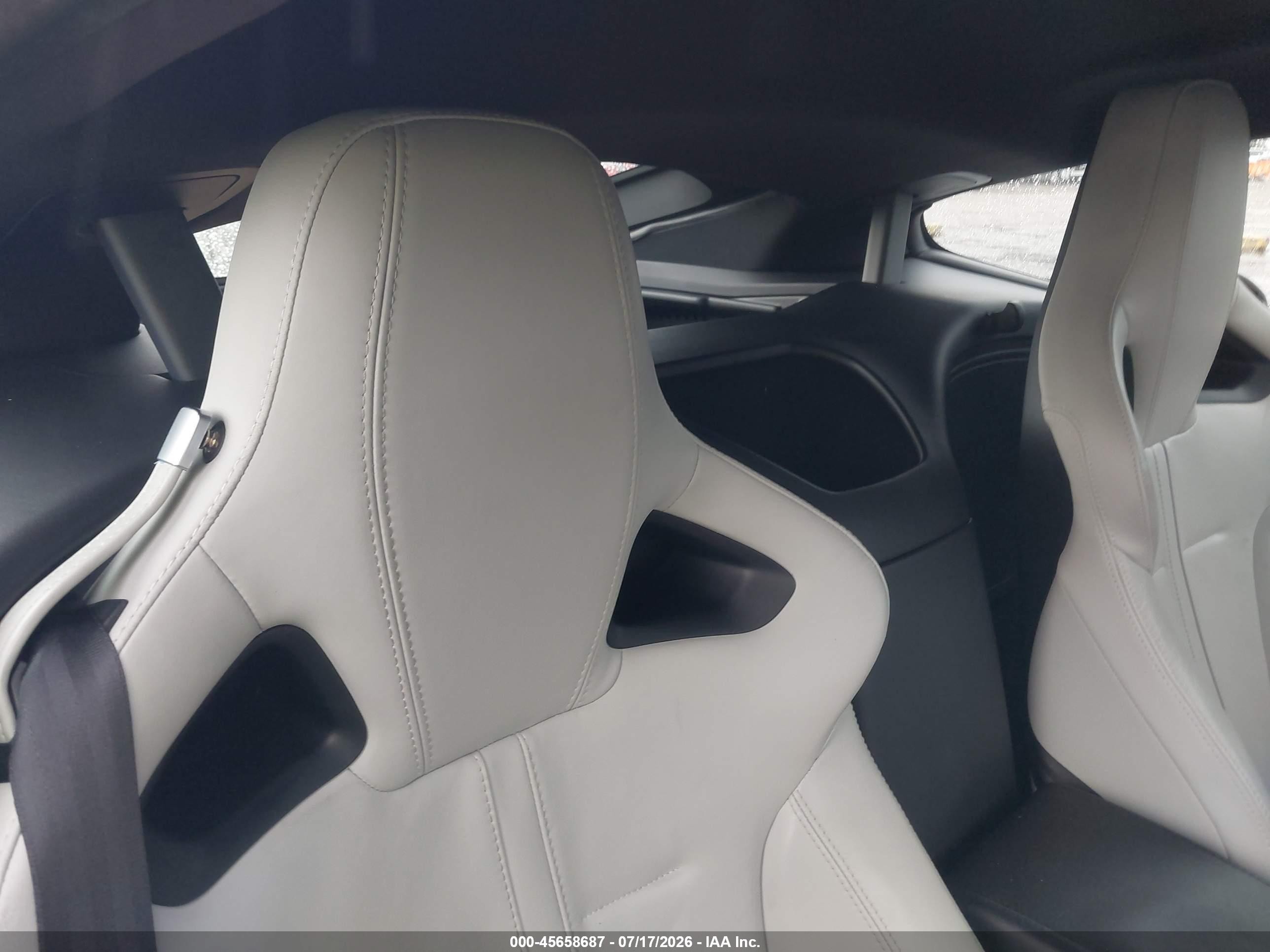 2015 Jaguar F-type S White vin: SAJWA6BU4F8K18545