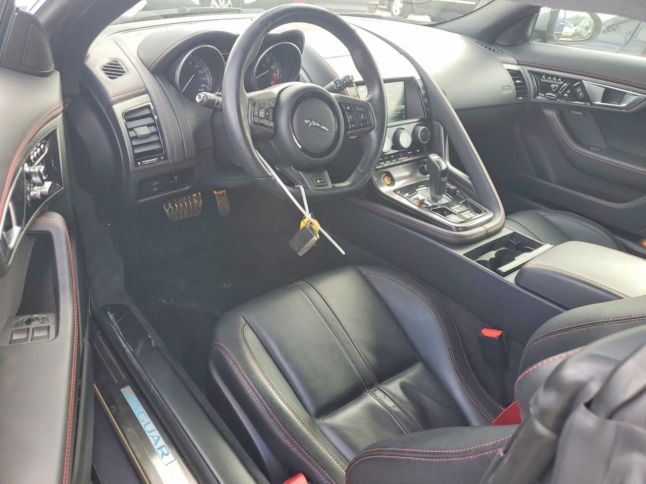 2015 Jaguar F-type R Silver vin: SAJWA6DA0FMK18651