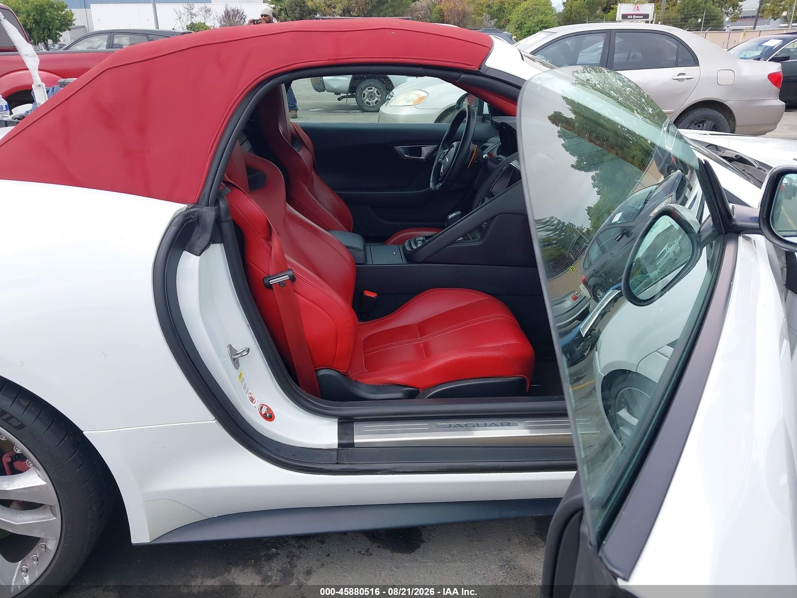 2014 Jaguar F-type V8 S White vin: SAJWA6GL4EMK08586